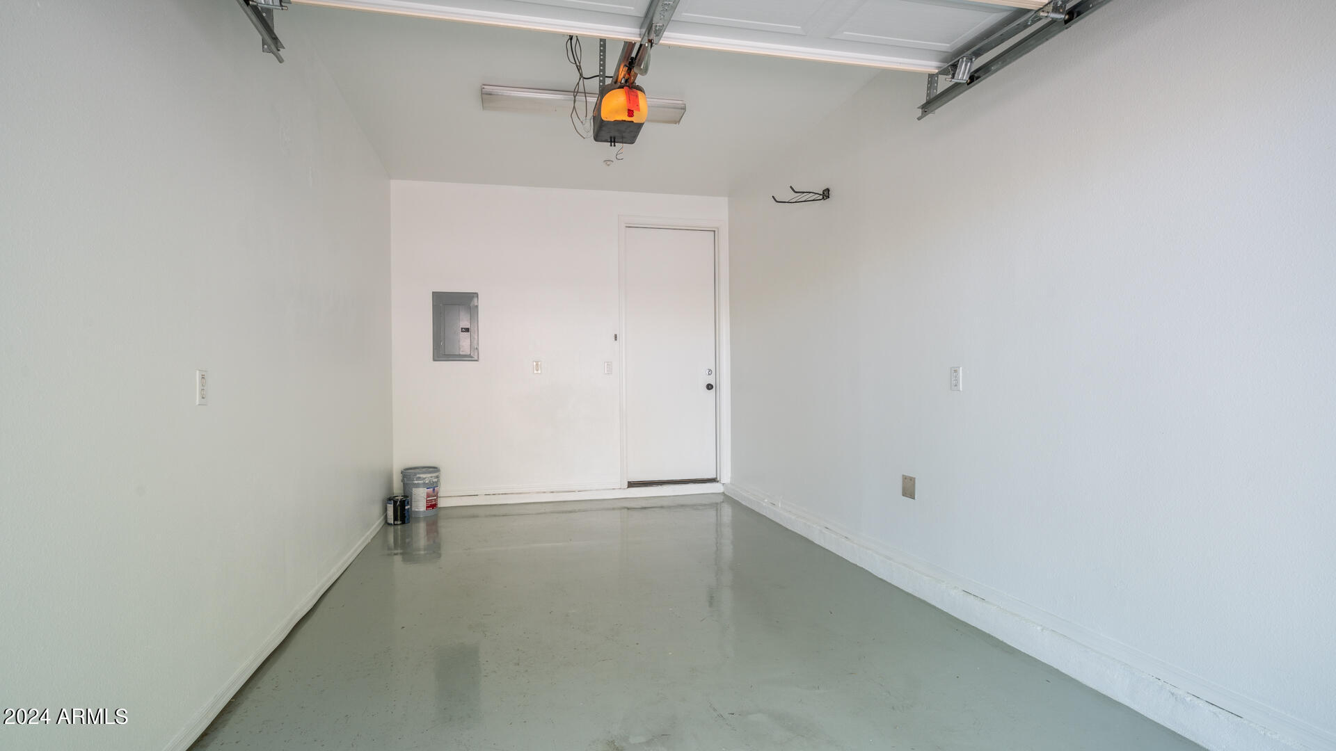 7580 E EARLL Drive, 84