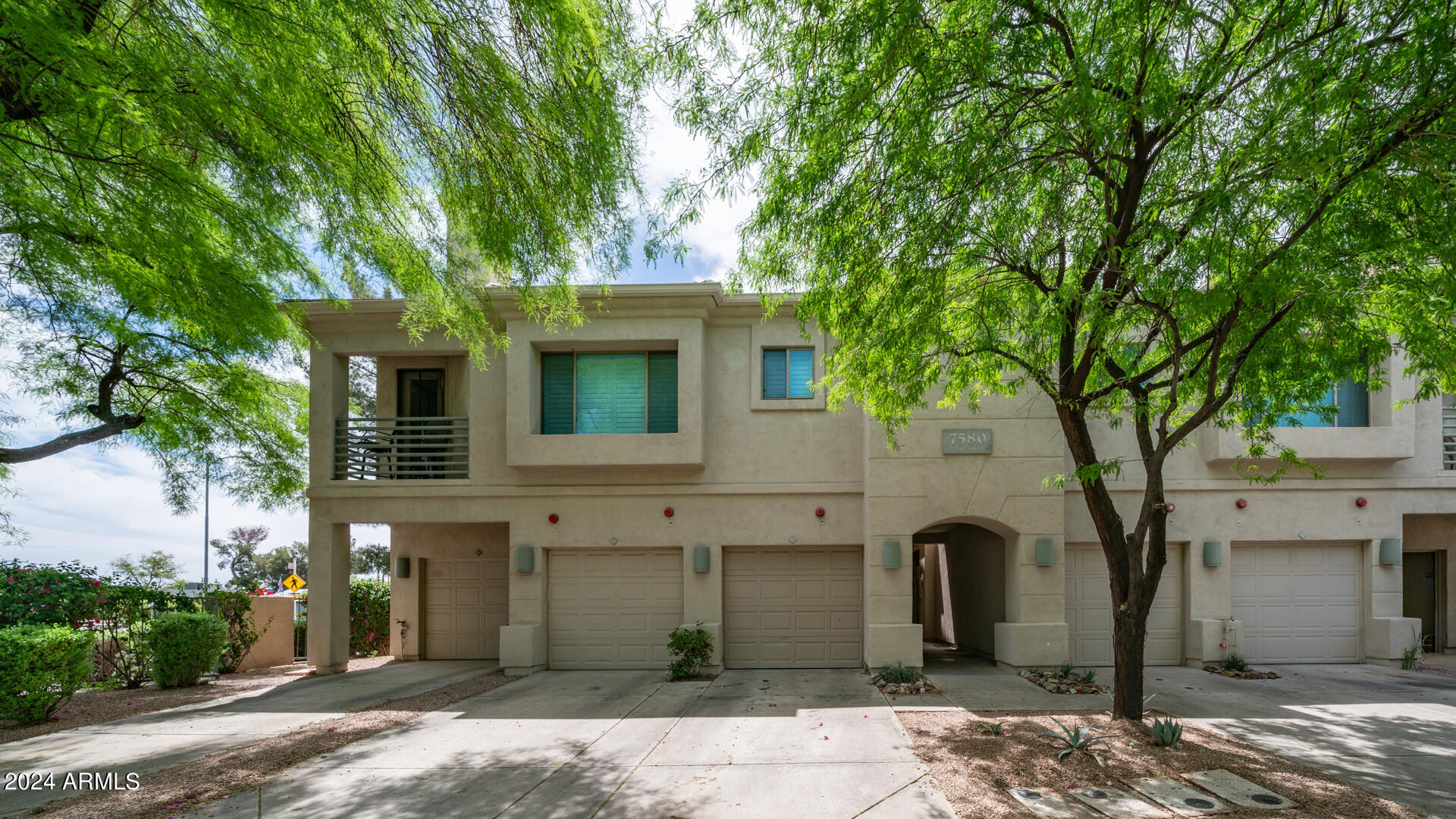 7580 E EARLL Drive, 84