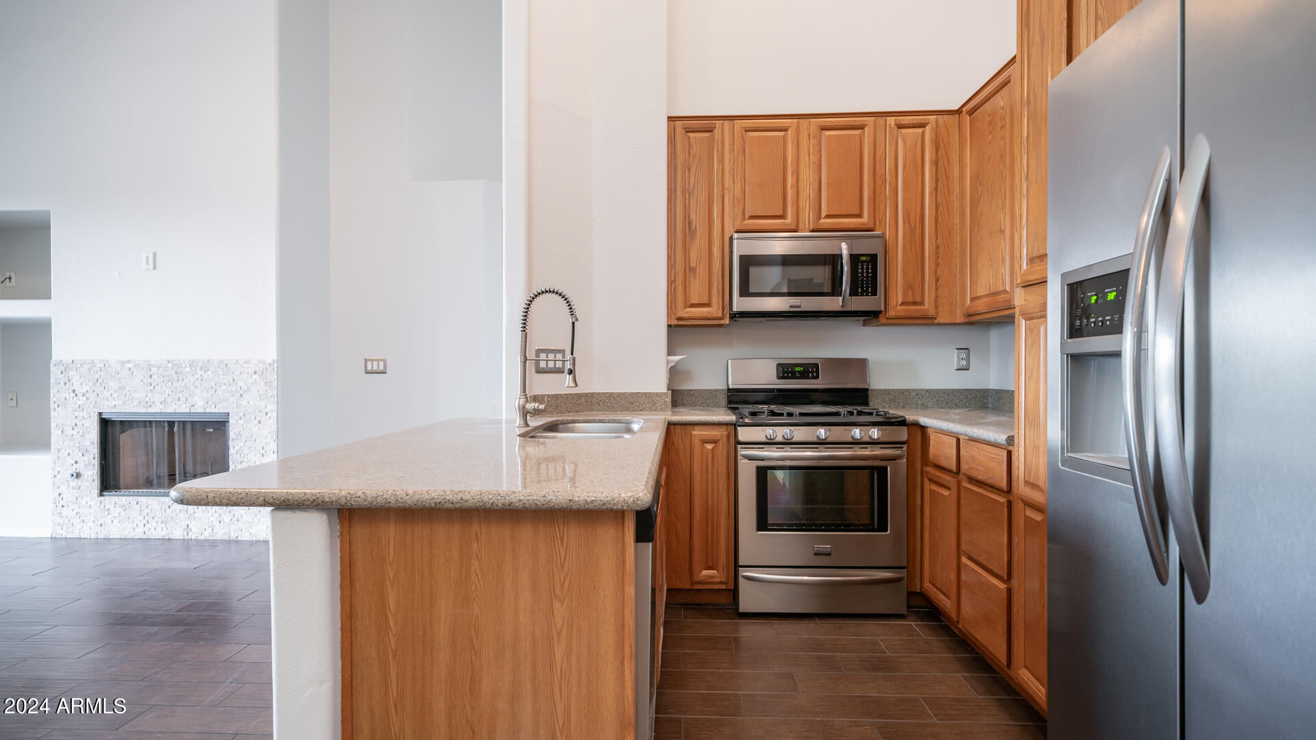 7580 E EARLL Drive, 84