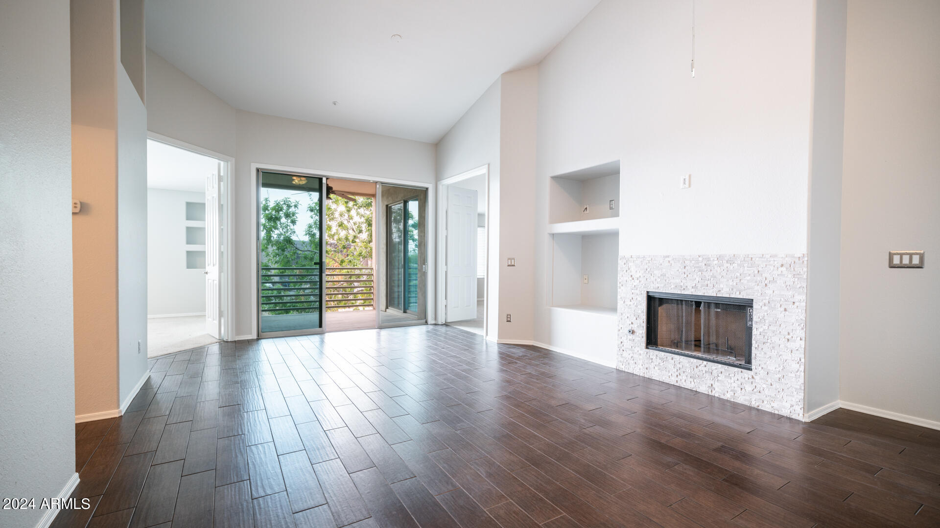 7580 E EARLL Drive, 84