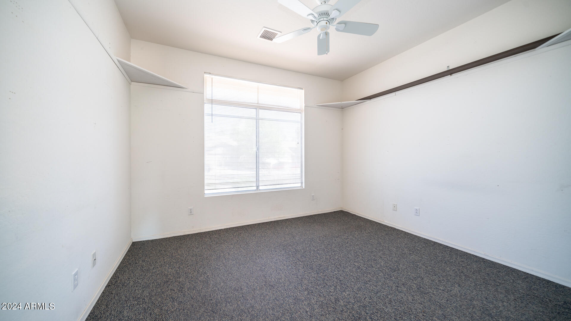 1445 W WAGON WHEEL Road