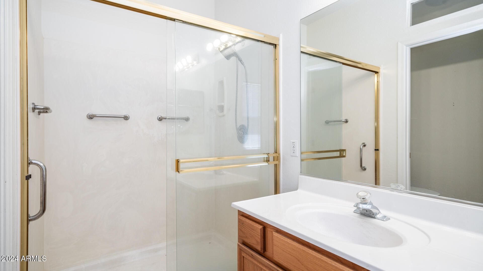 1445 W WAGON WHEEL Road