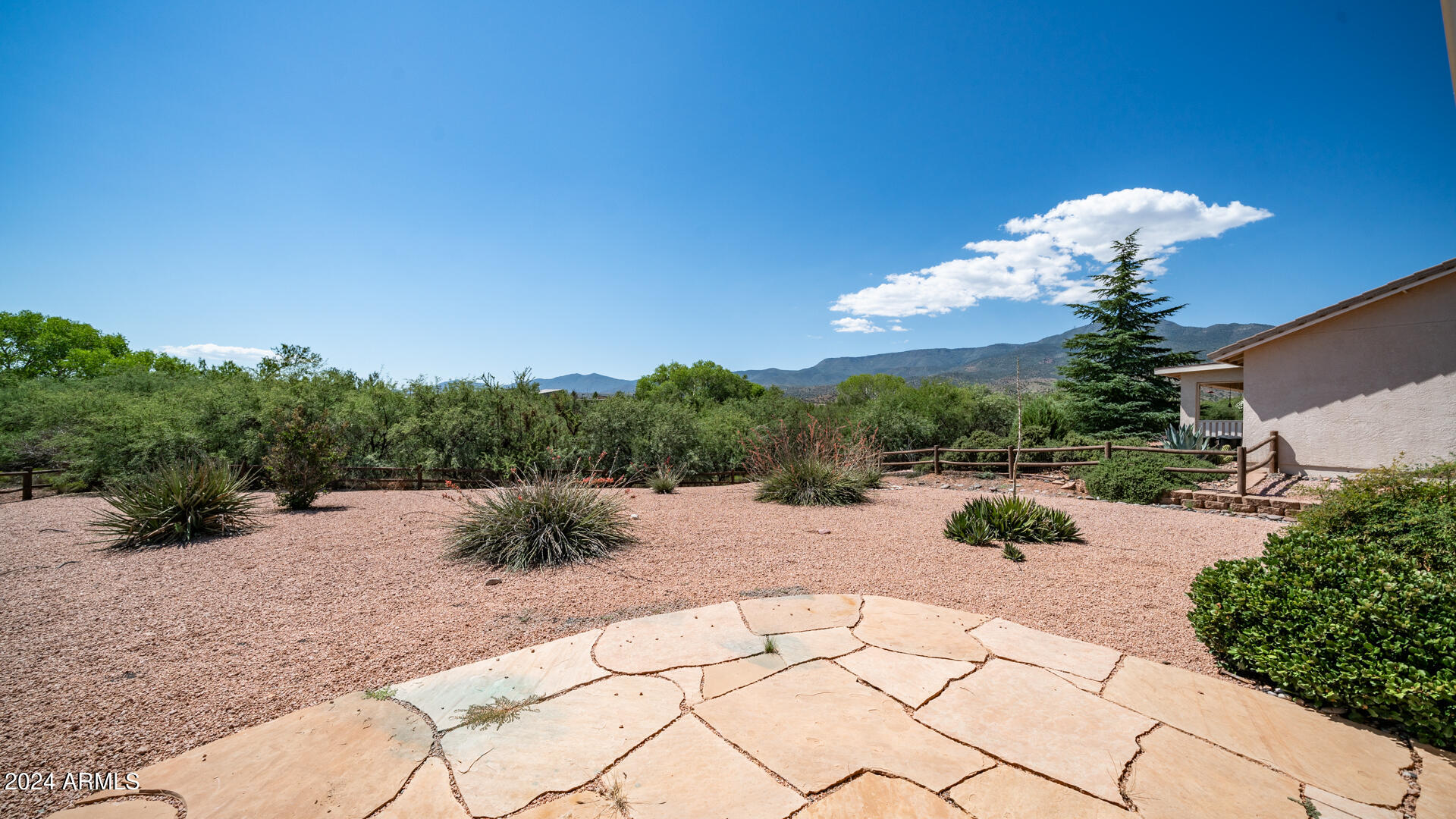 1445 W WAGON WHEEL Road