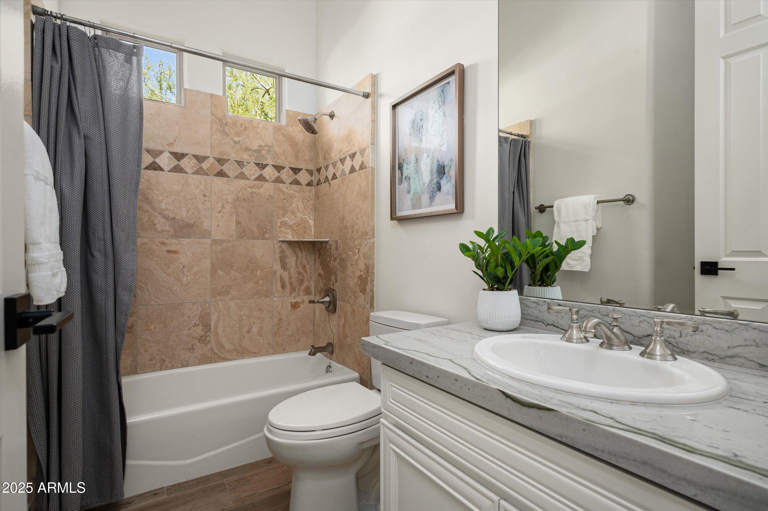 3946 N PINNACLE HILLS Circle