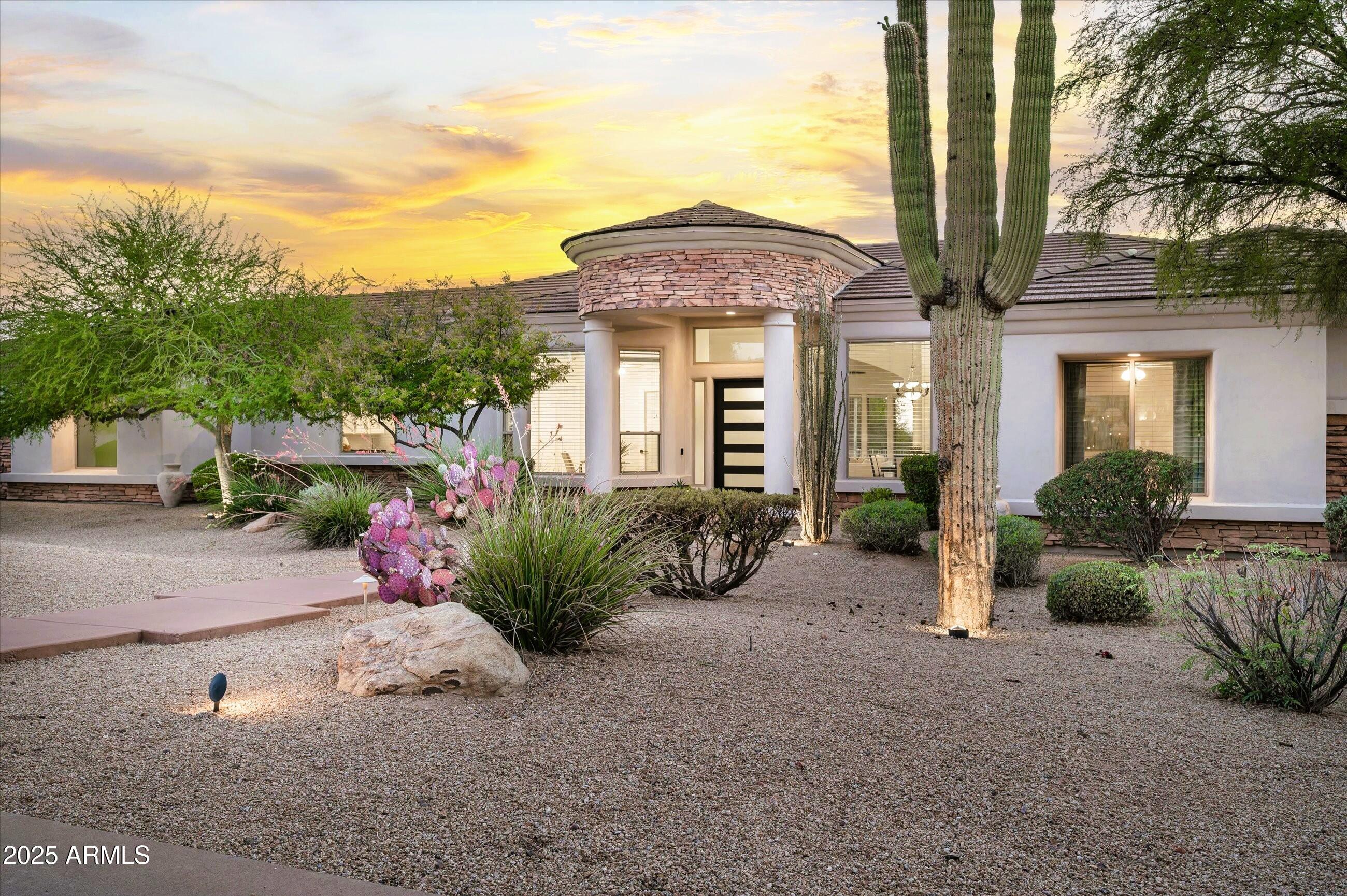 3946 N PINNACLE HILLS Circle