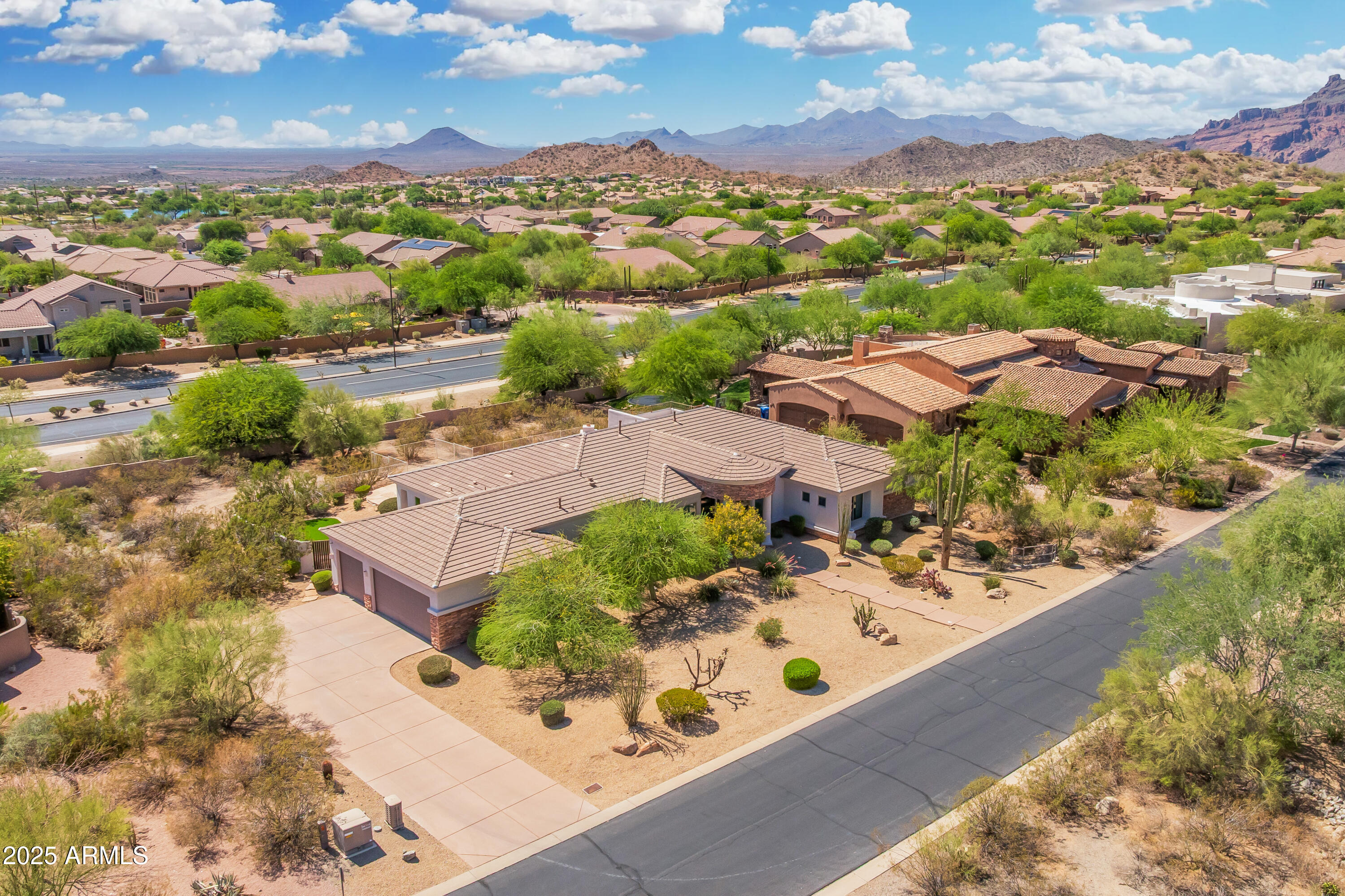 3946 N PINNACLE HILLS Circle