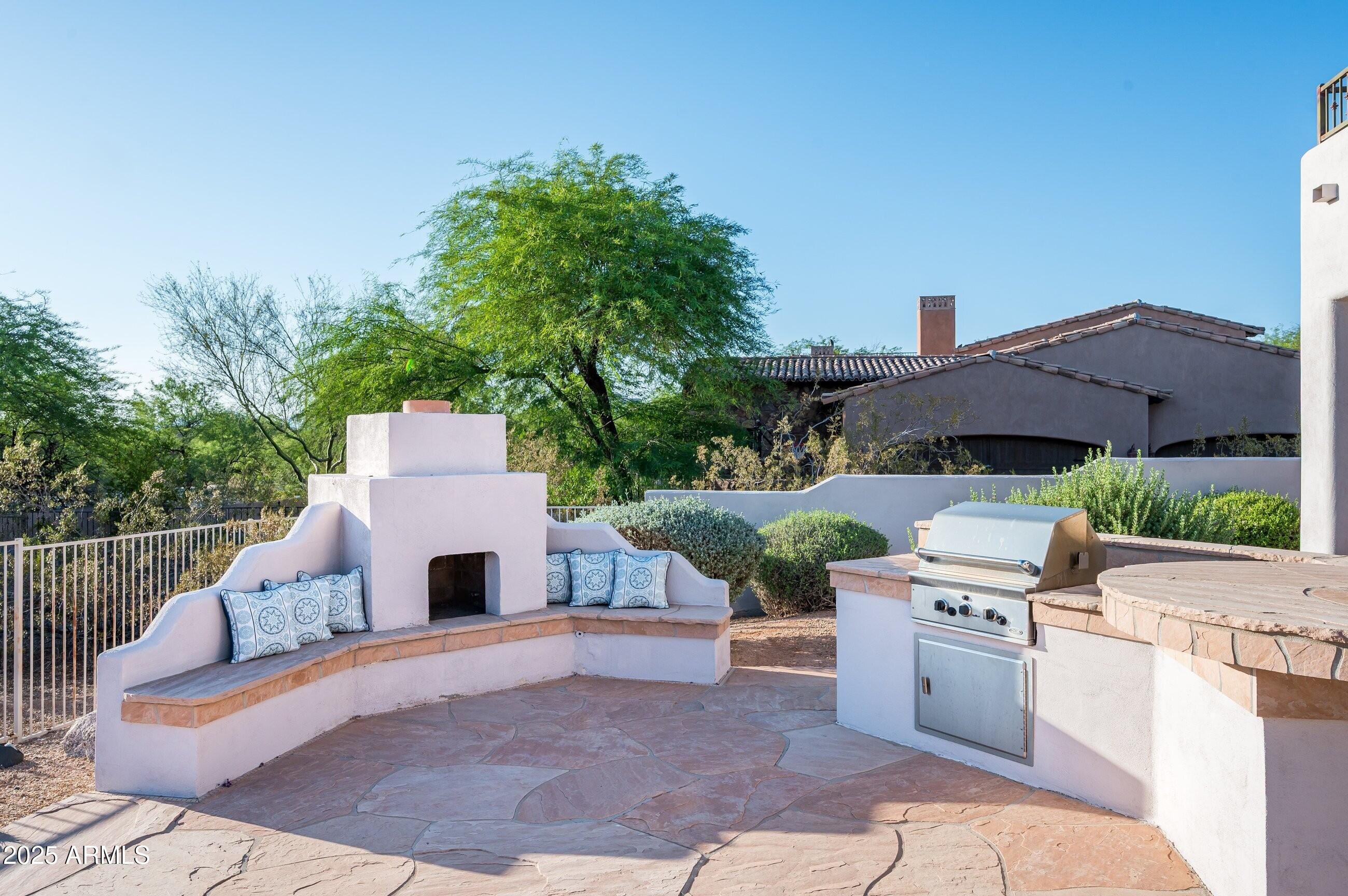 3946 N PINNACLE HILLS Circle