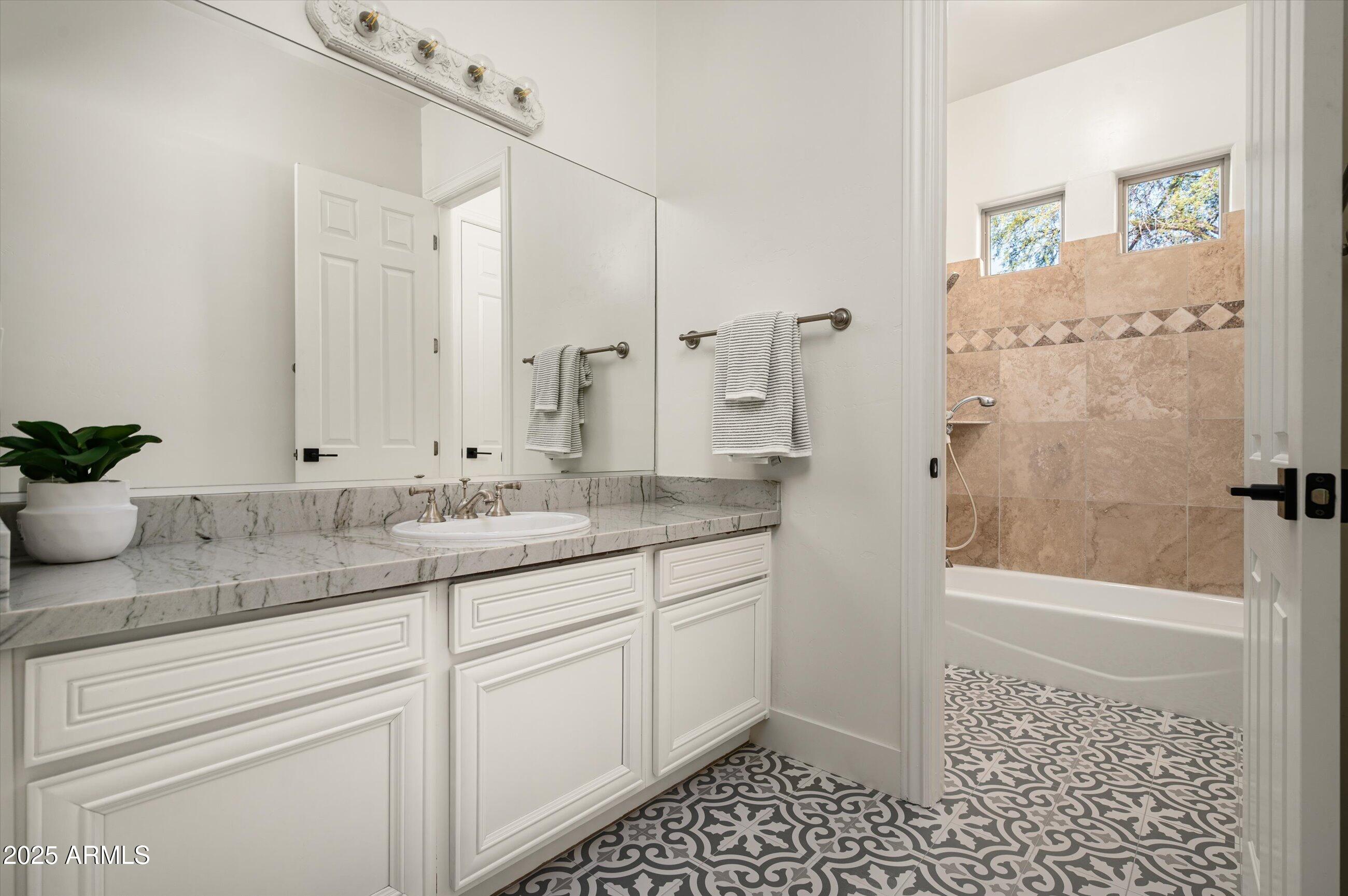 3946 N PINNACLE HILLS Circle