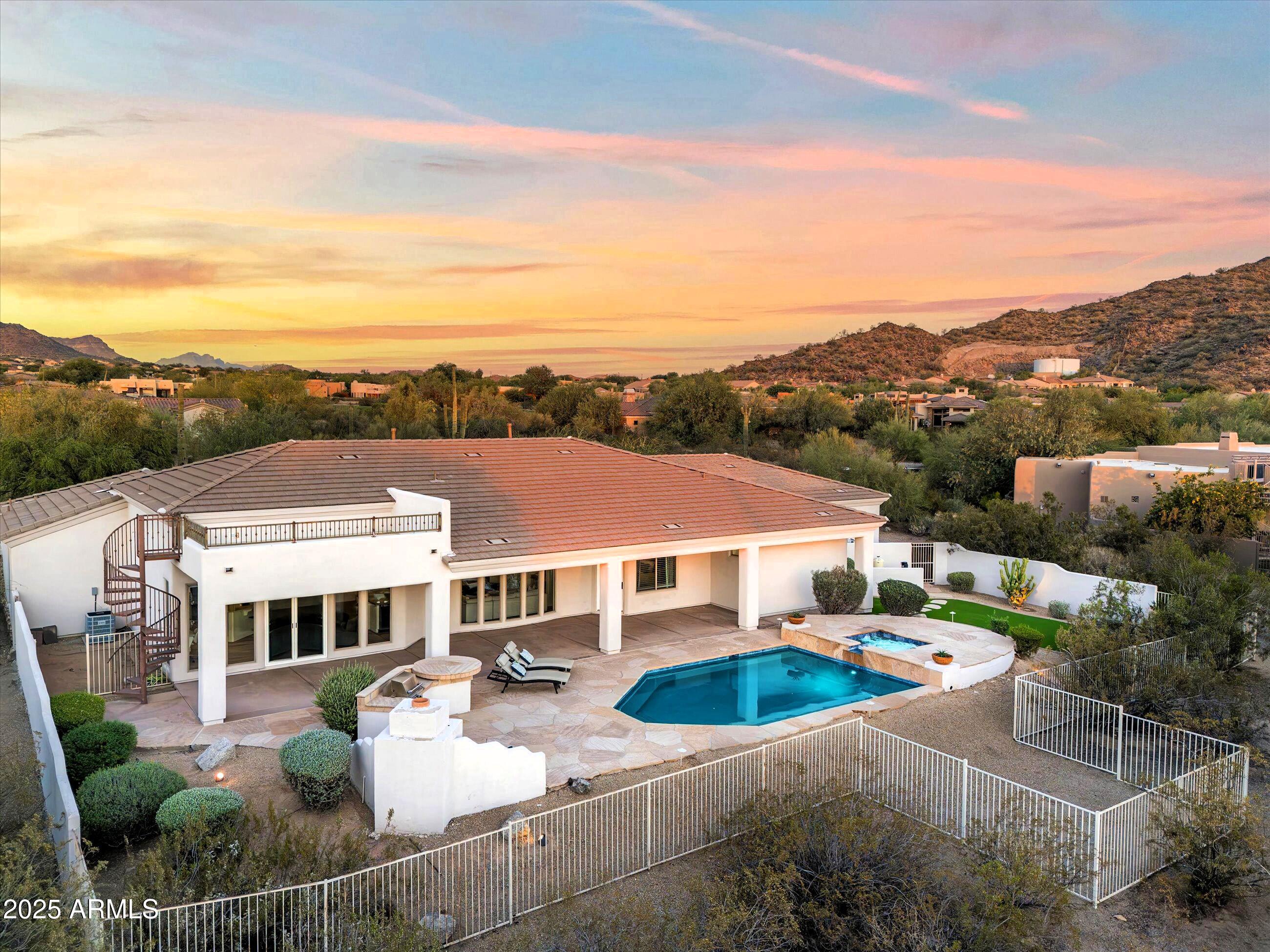 3946 N PINNACLE HILLS Circle