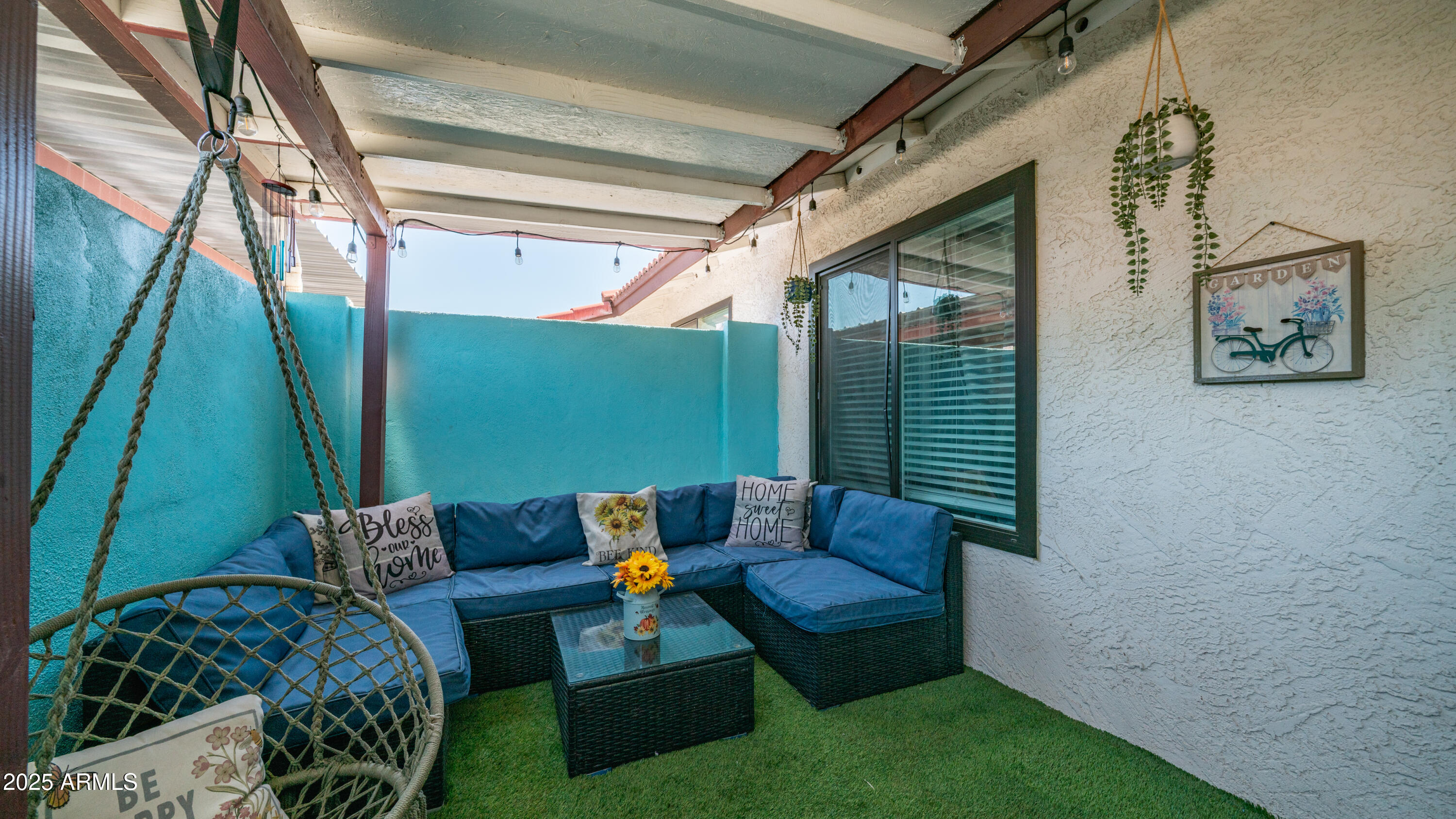 2827 E WALTANN Lane, 3