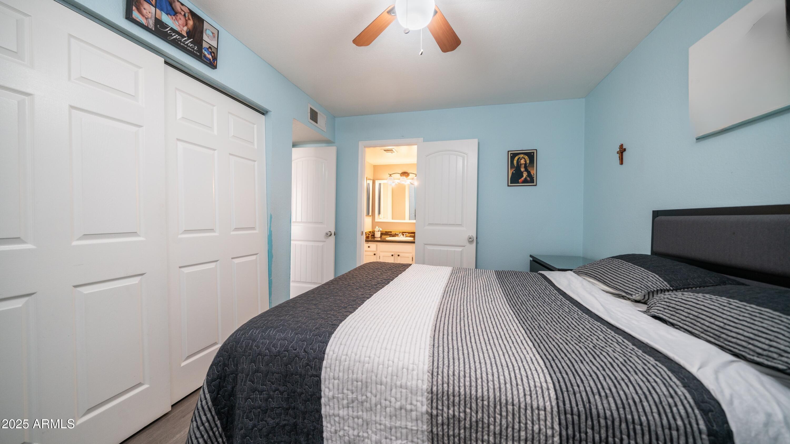 2827 E WALTANN Lane, 3