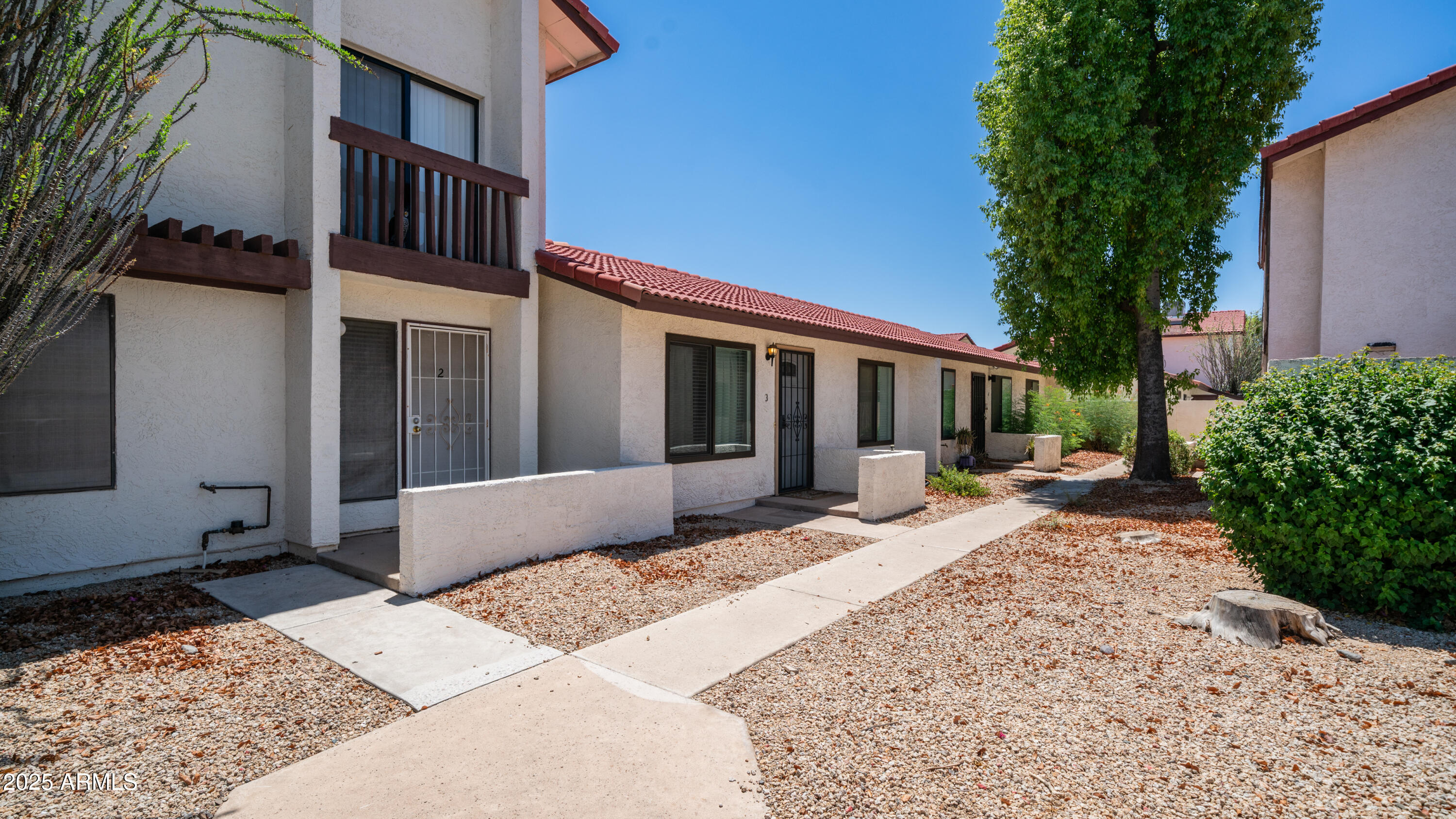 2827 E WALTANN Lane, 3