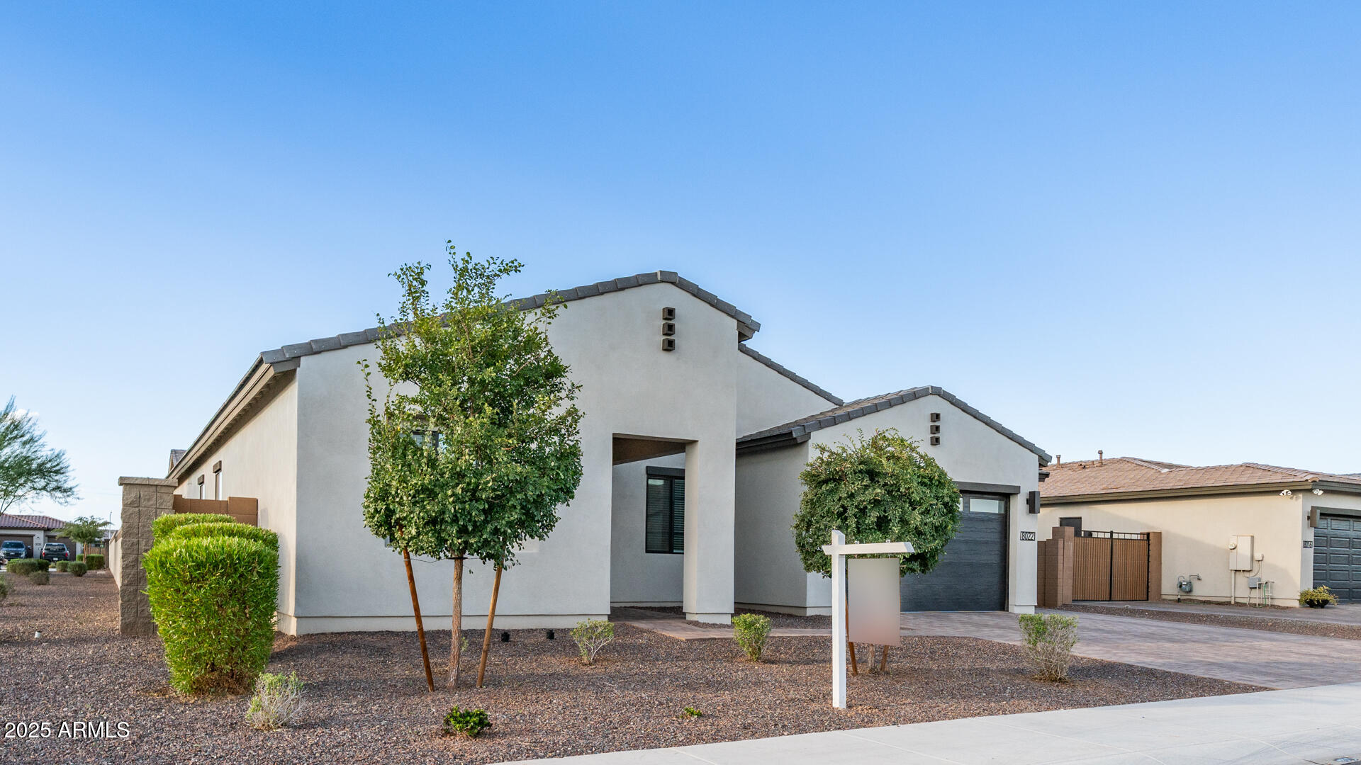 8022 W NORTHVIEW Avenue