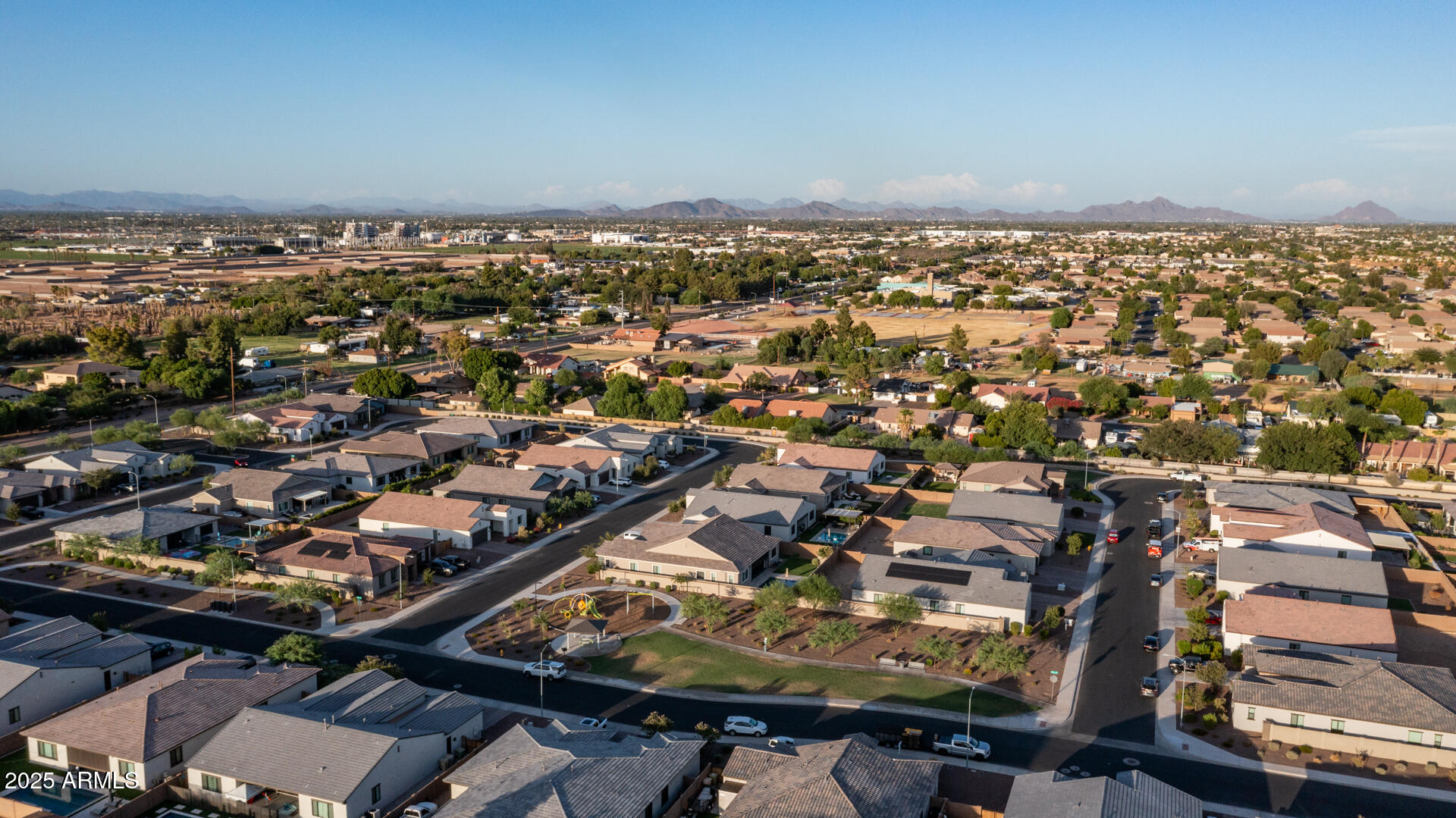 8022 W NORTHVIEW Avenue