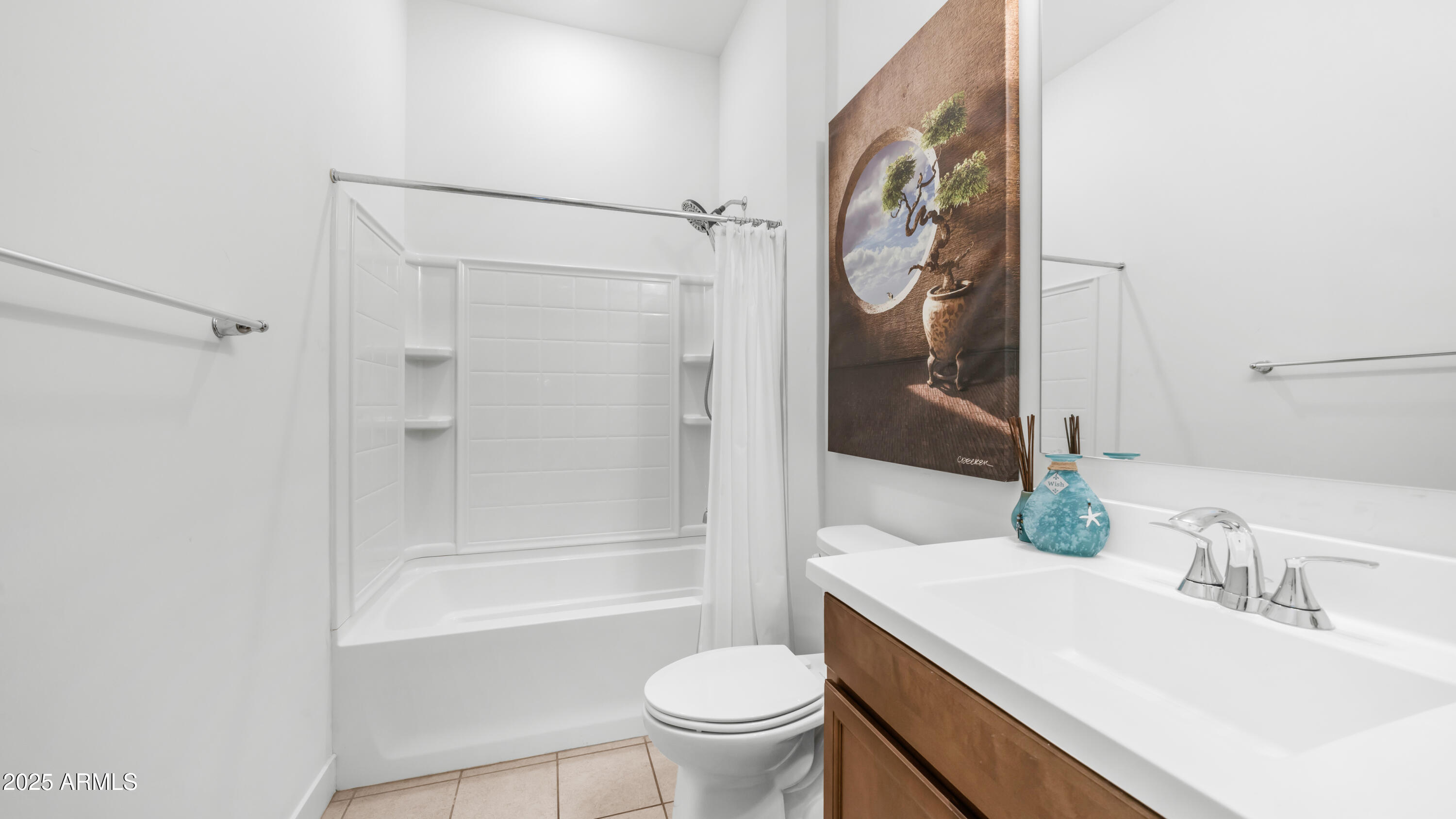 8022 W NORTHVIEW Avenue