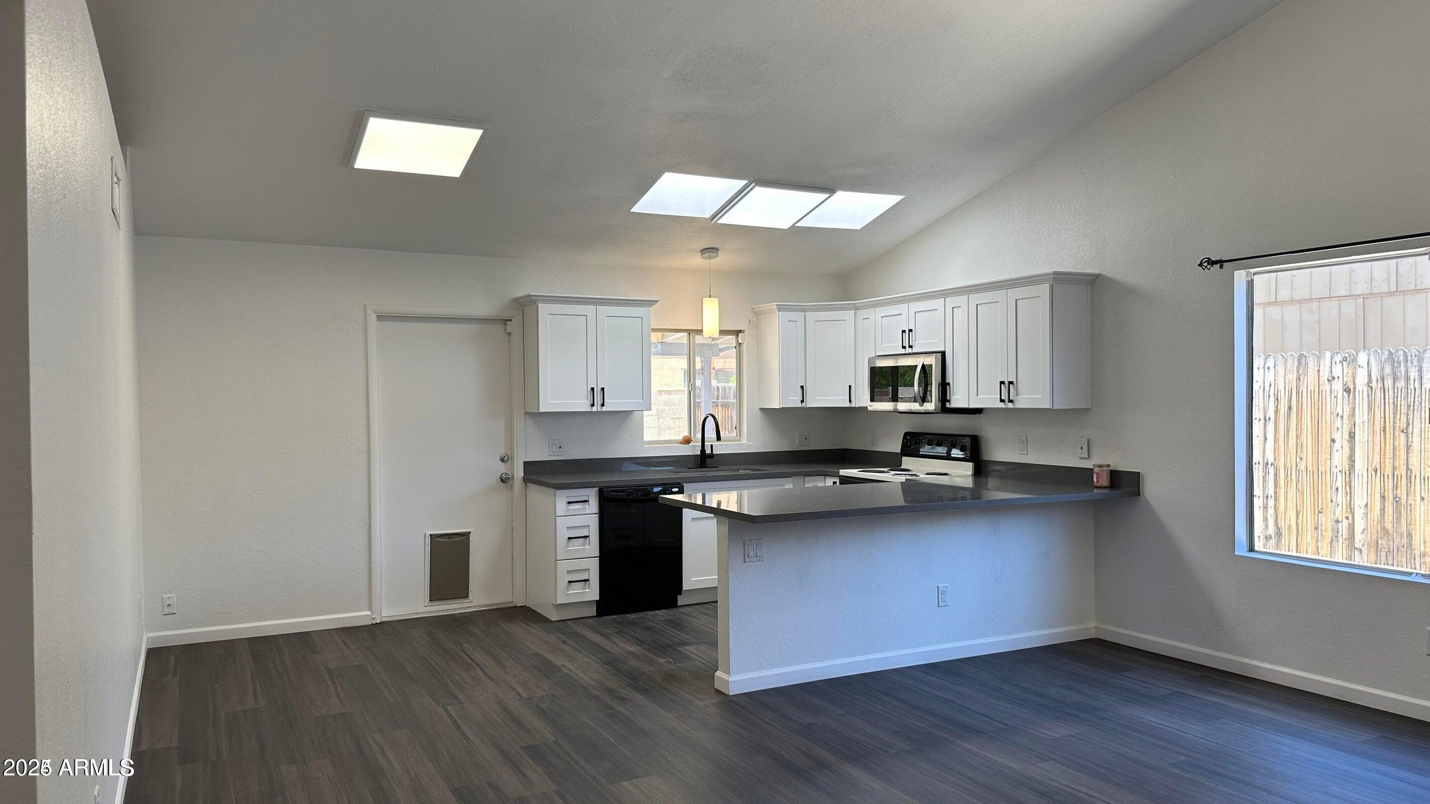 1614 E SANDRA Terrace