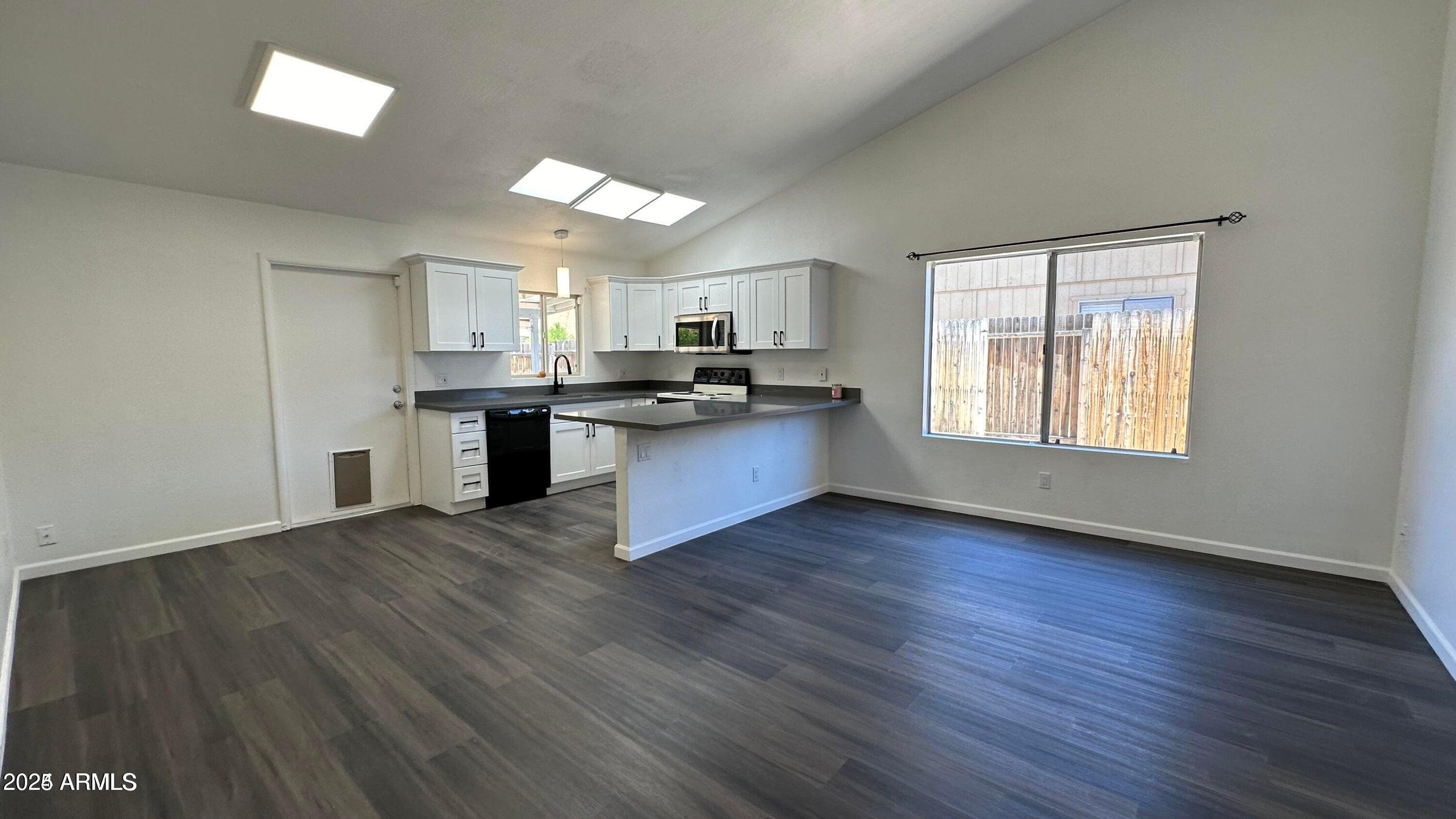 1614 E SANDRA Terrace