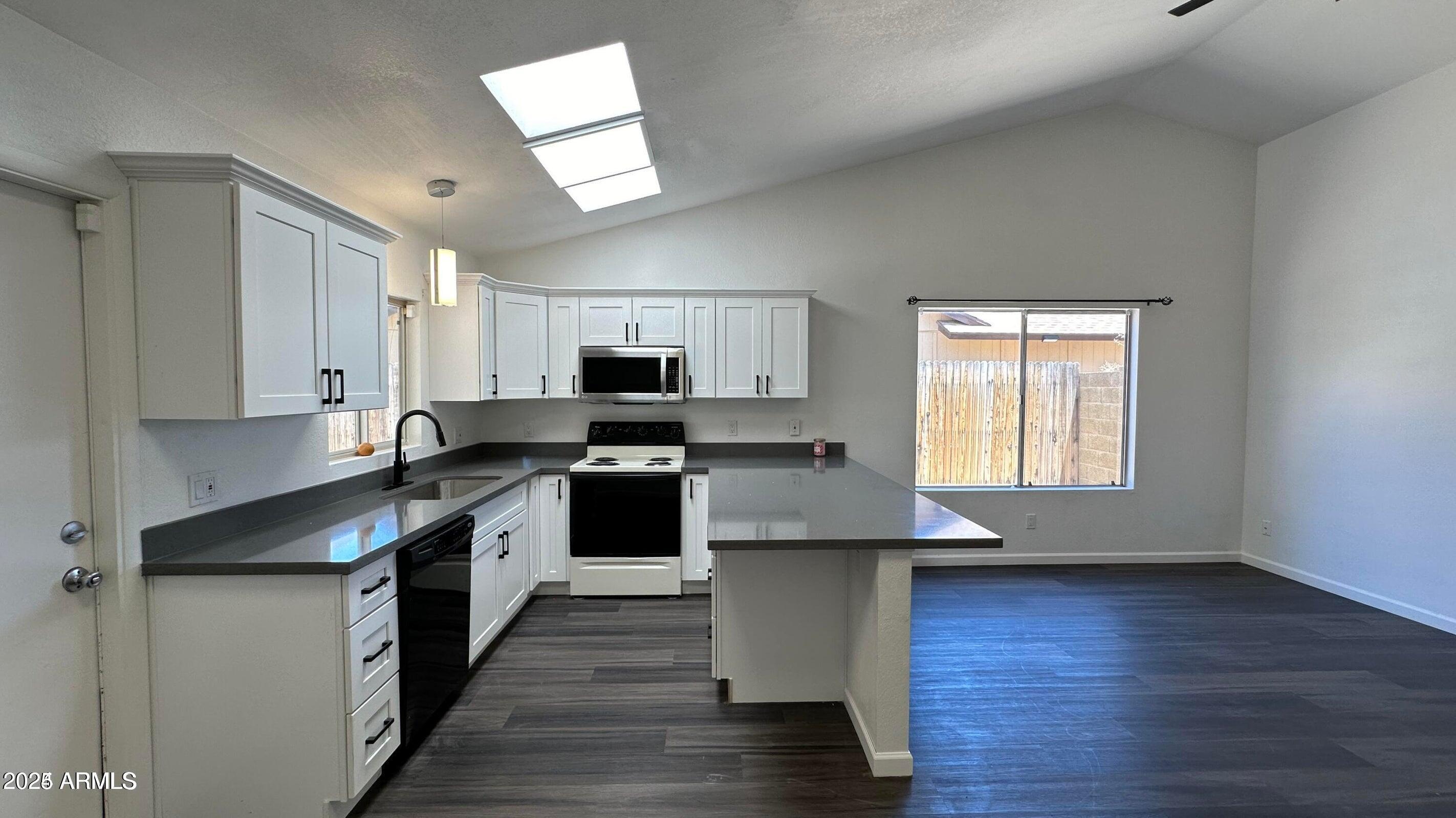 1614 E SANDRA Terrace