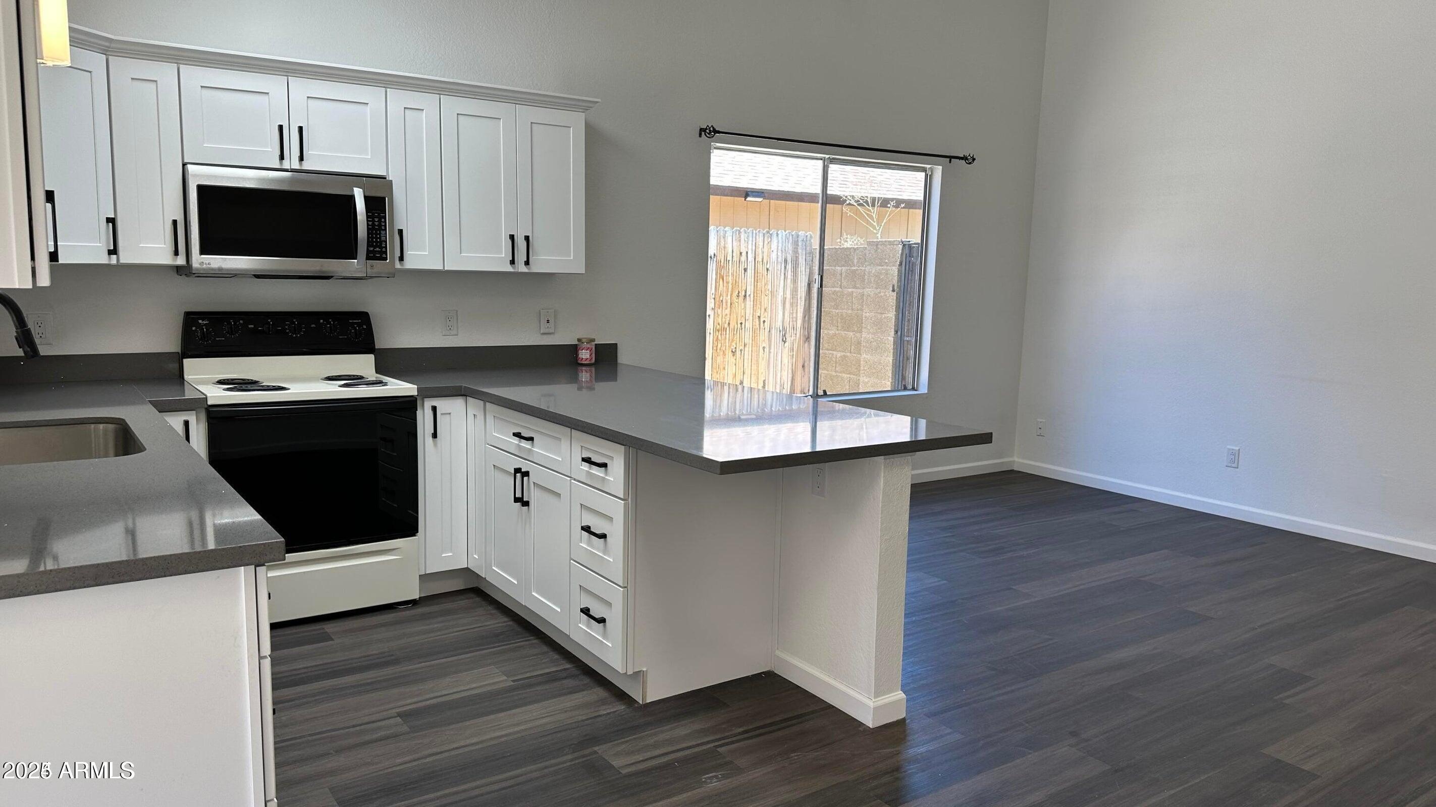 1614 E SANDRA Terrace