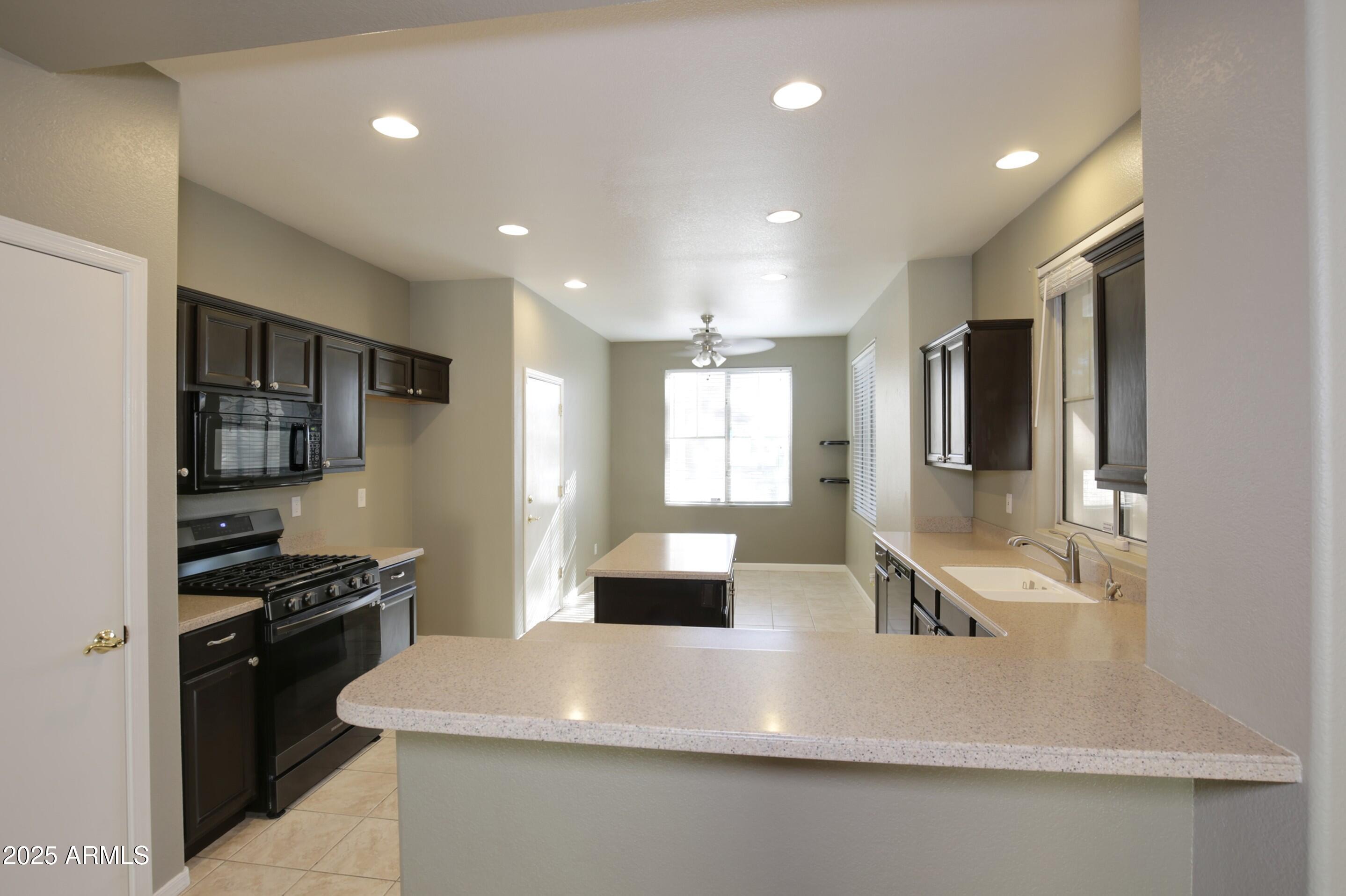 7054 W PONTIAC Drive