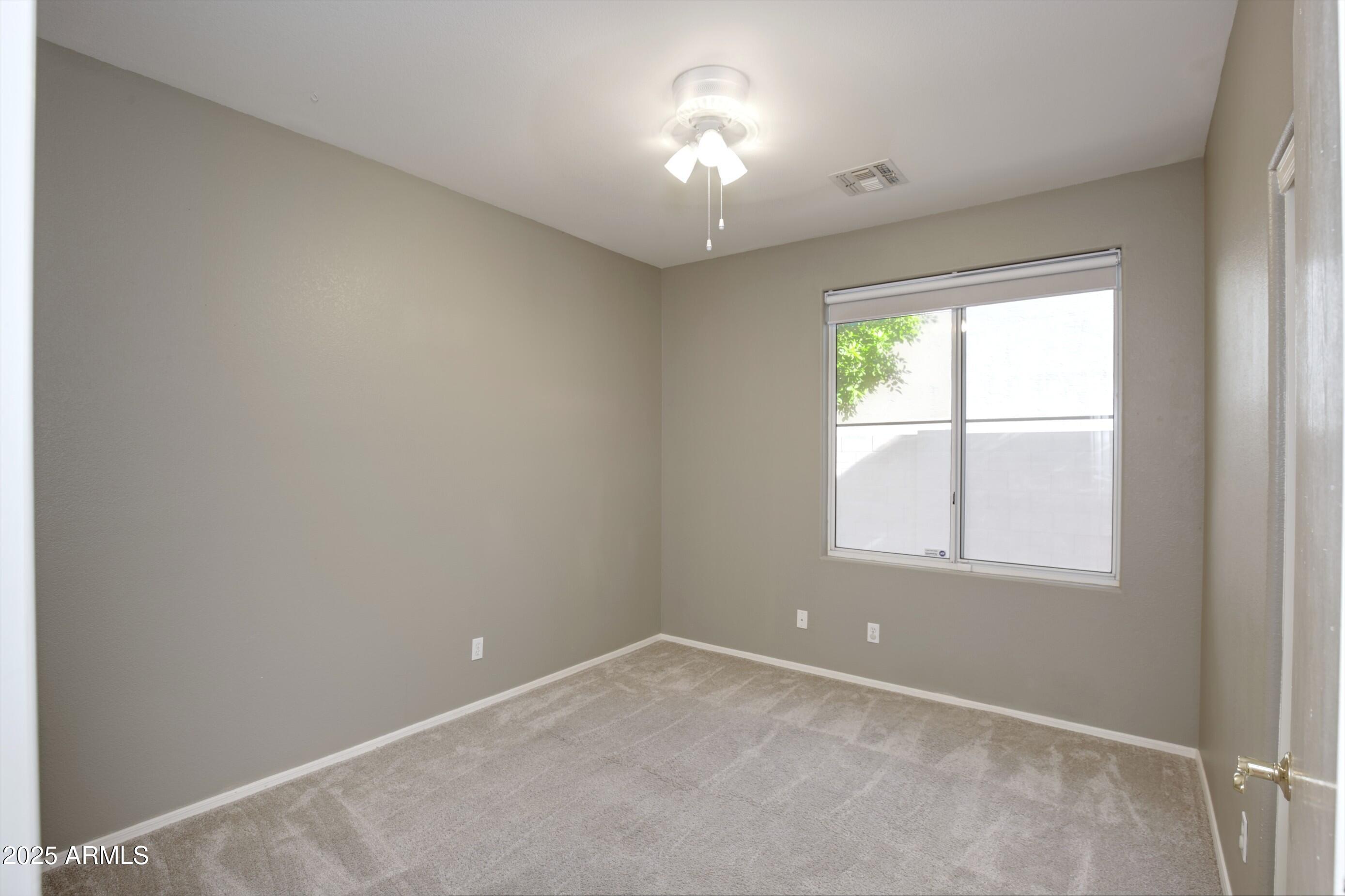 7054 W PONTIAC Drive