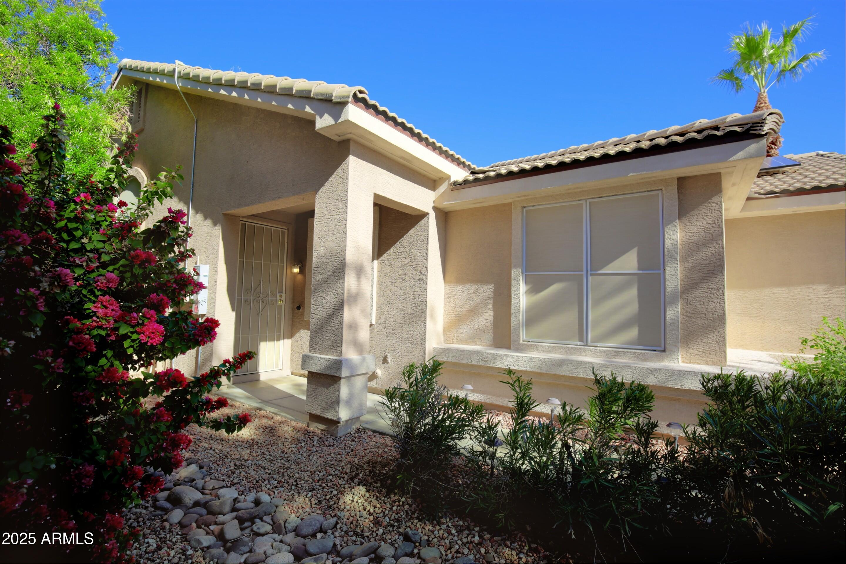 7054 W PONTIAC Drive