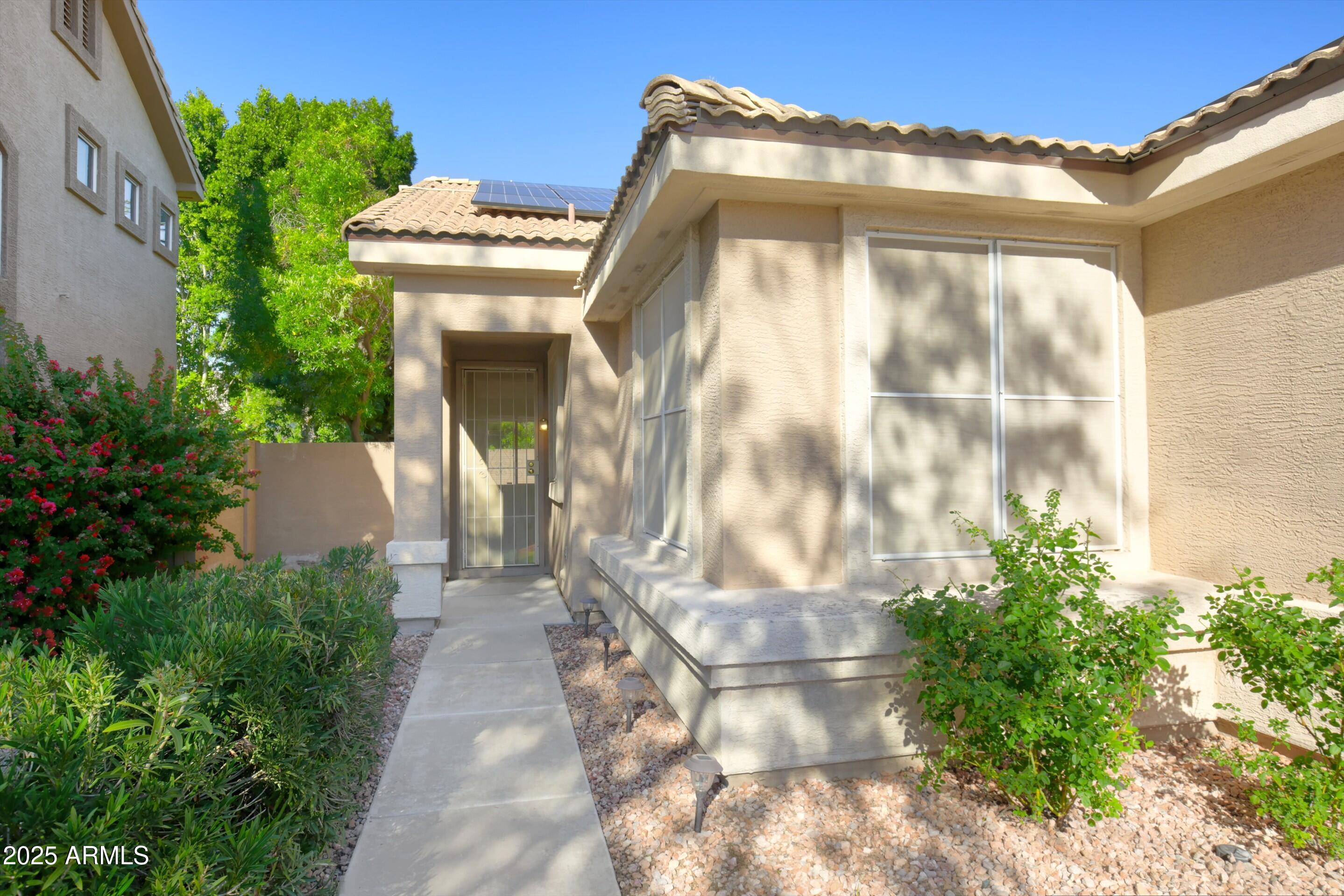 7054 W PONTIAC Drive