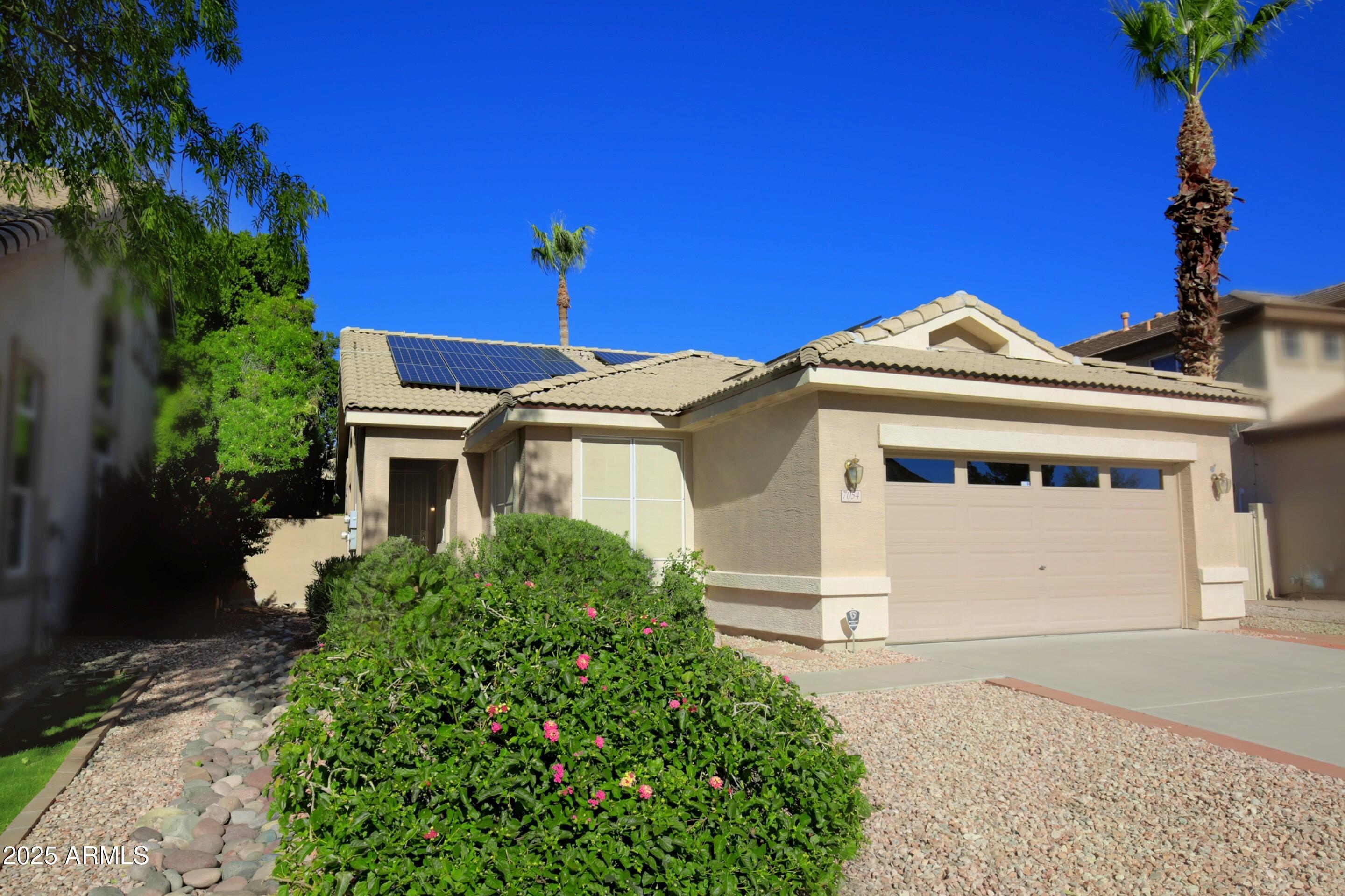 7054 W PONTIAC Drive