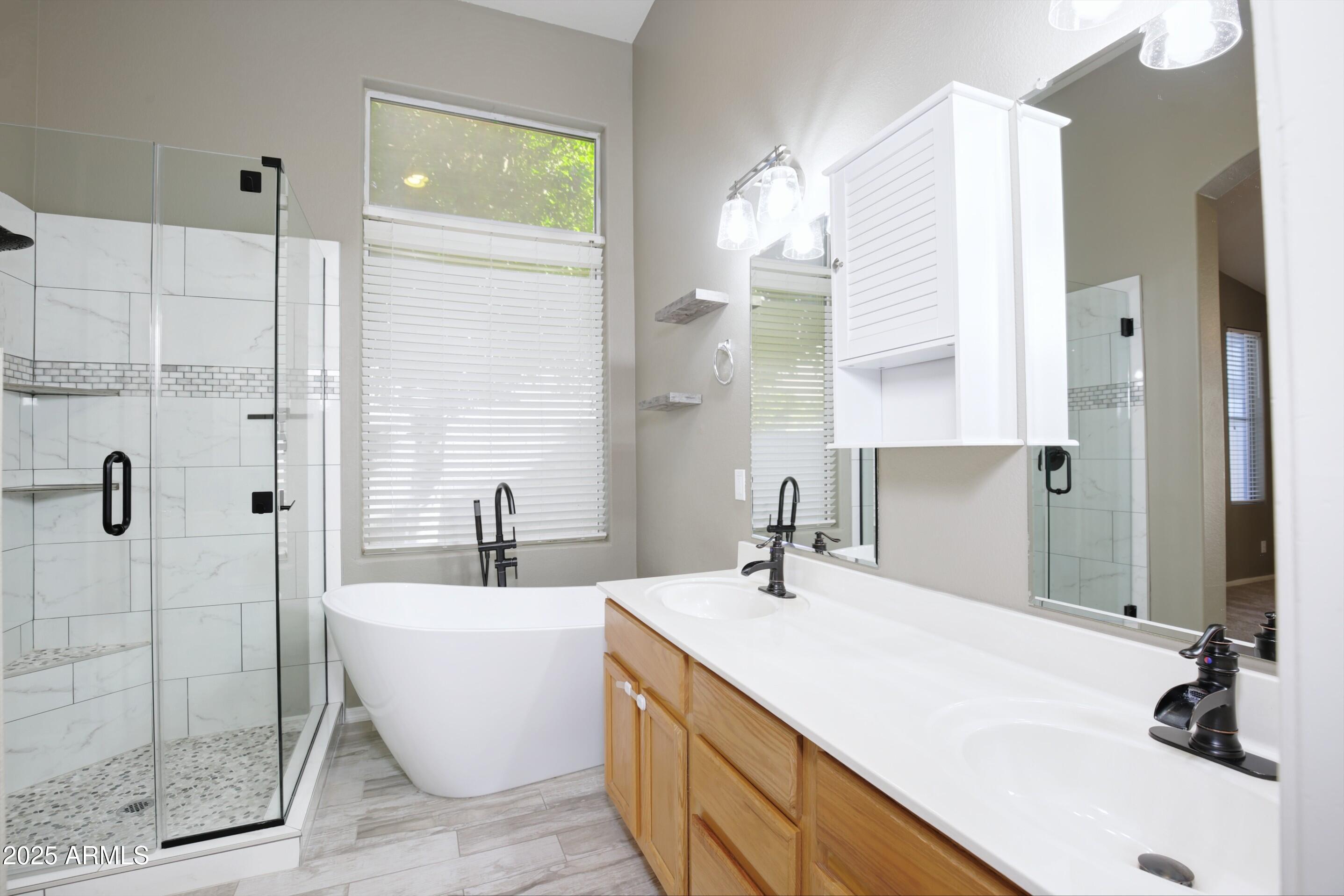 7054 W PONTIAC Drive