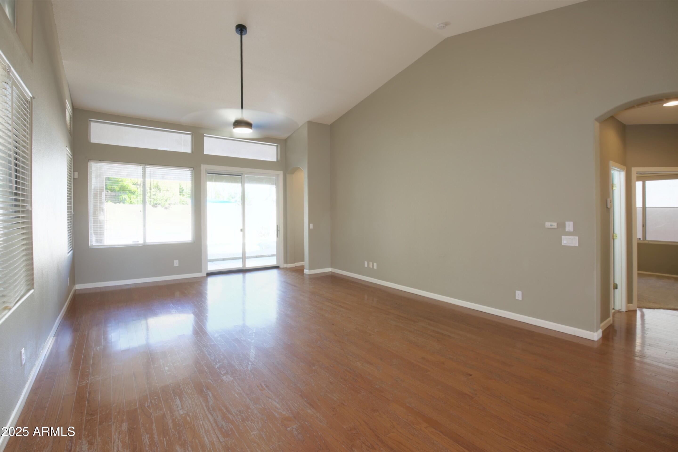 7054 W PONTIAC Drive