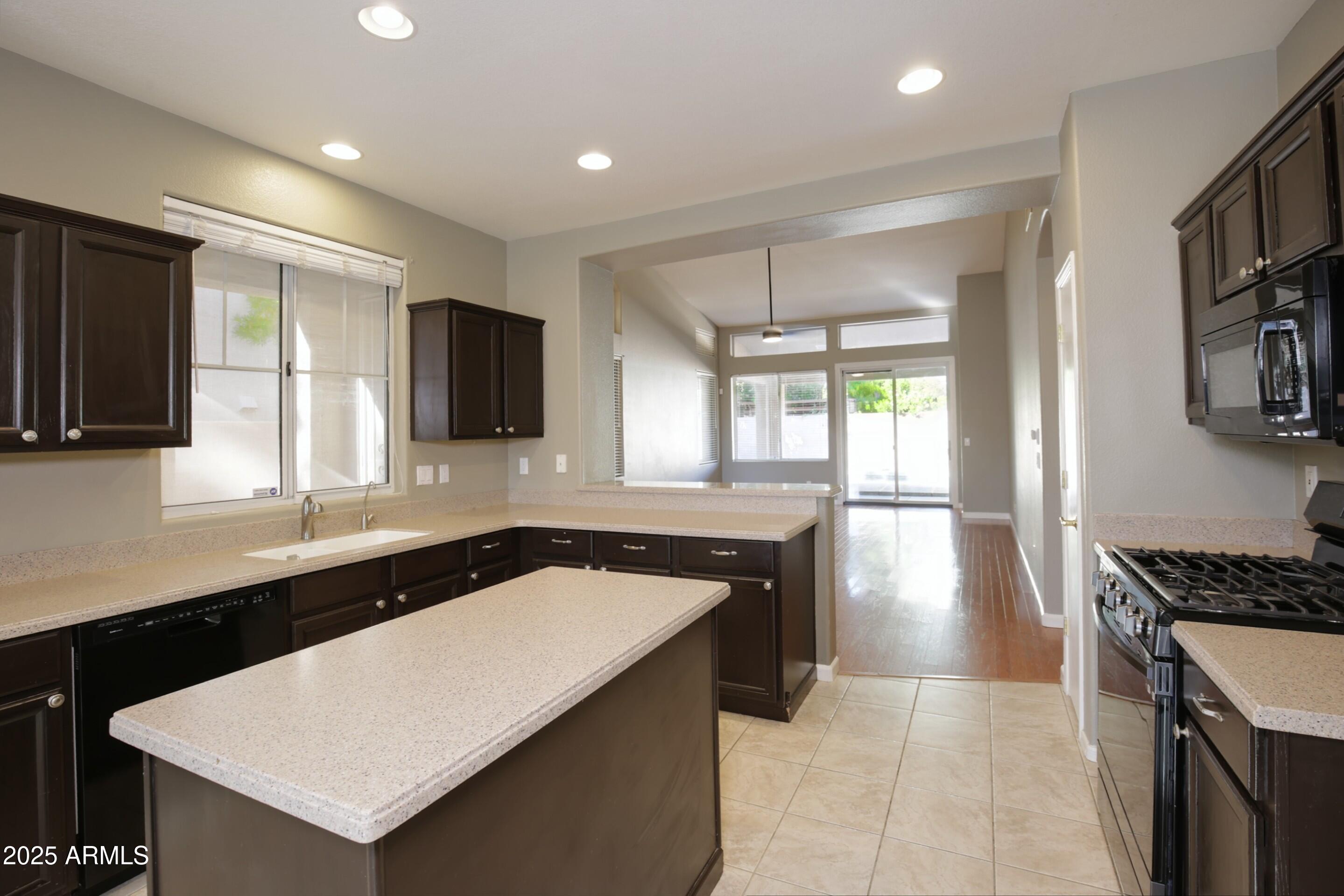 7054 W PONTIAC Drive