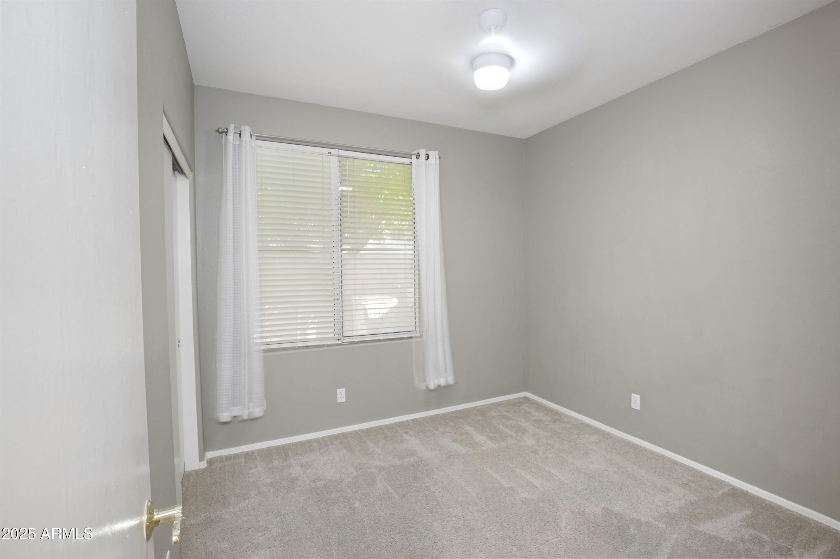 7054 W PONTIAC Drive