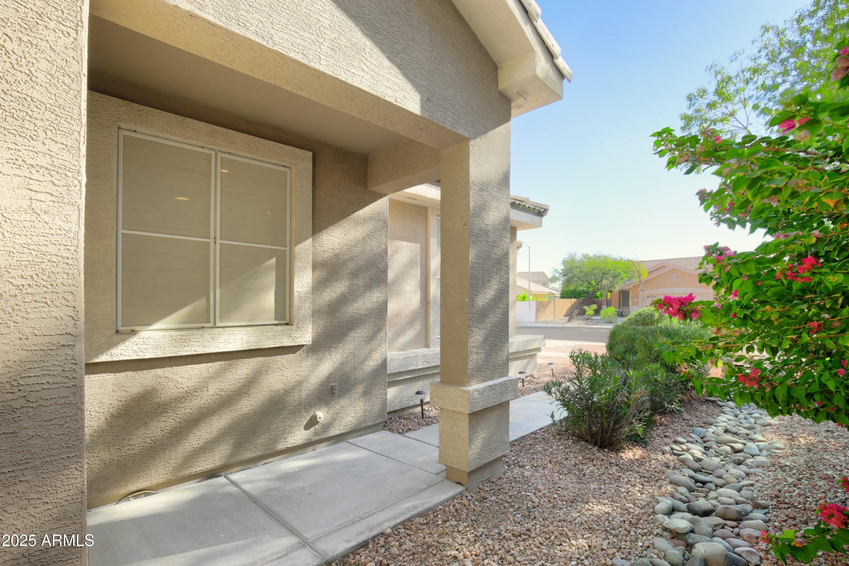 7054 W PONTIAC Drive