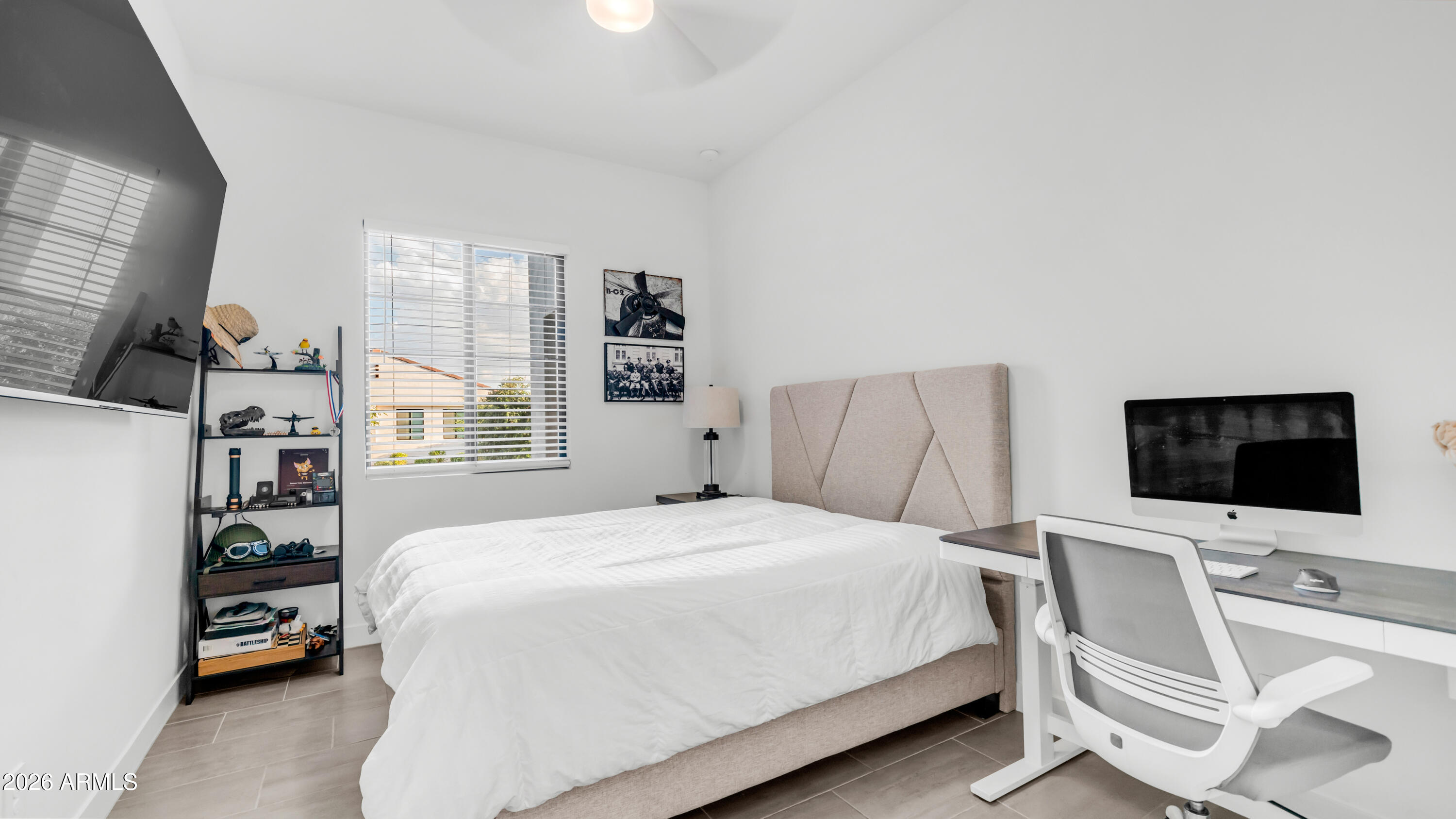 8022 W NORTHVIEW Avenue