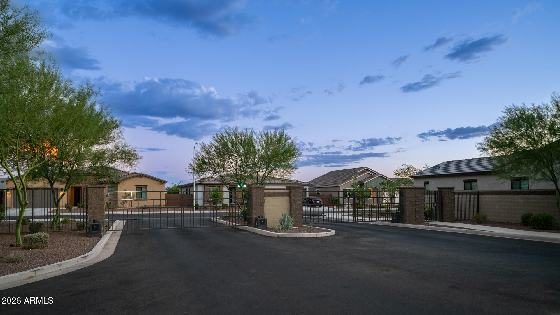 8022 W NORTHVIEW Avenue