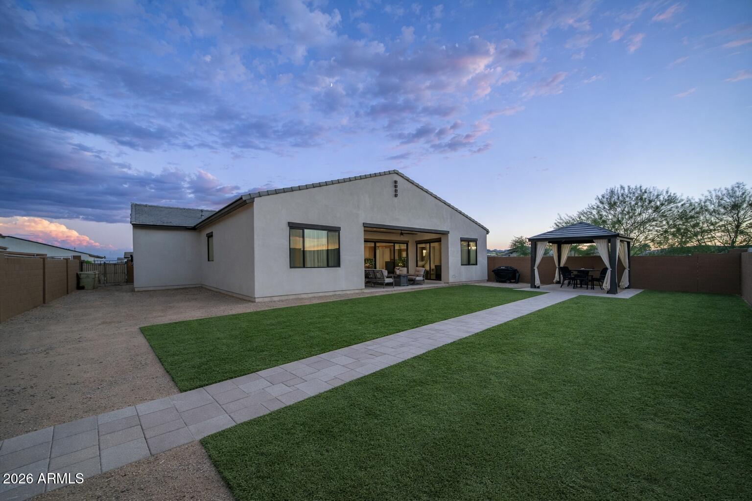 8022 W NORTHVIEW Avenue