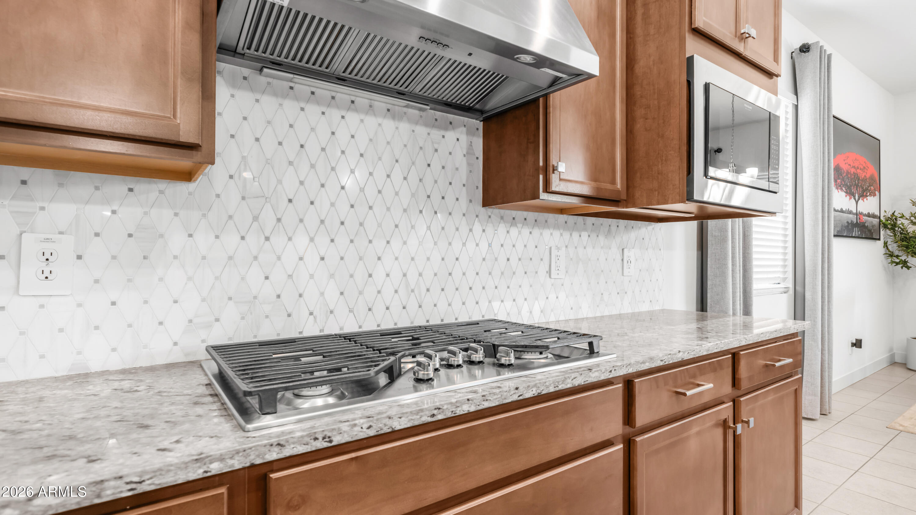 8022 W NORTHVIEW Avenue