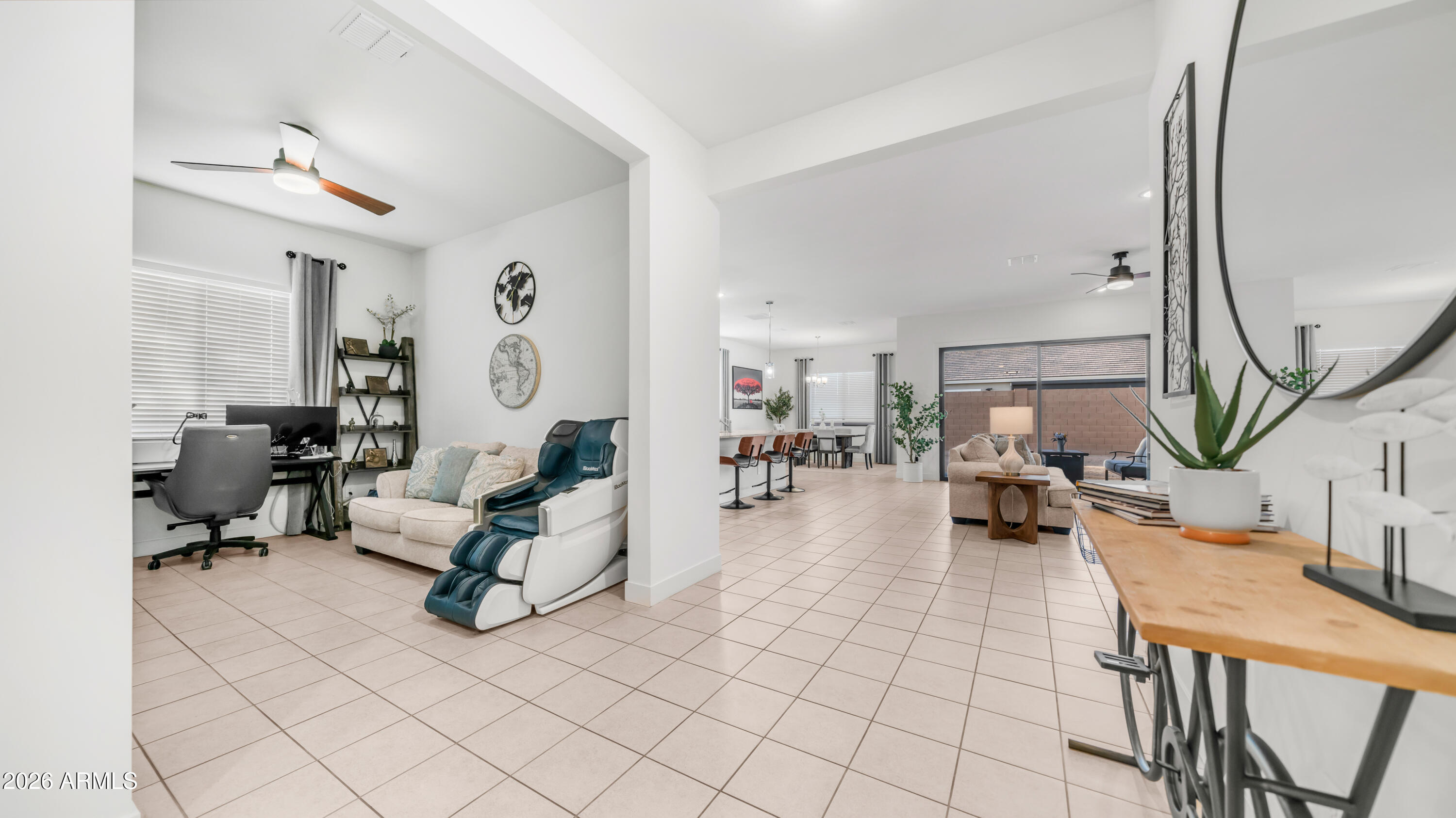 8022 W NORTHVIEW Avenue