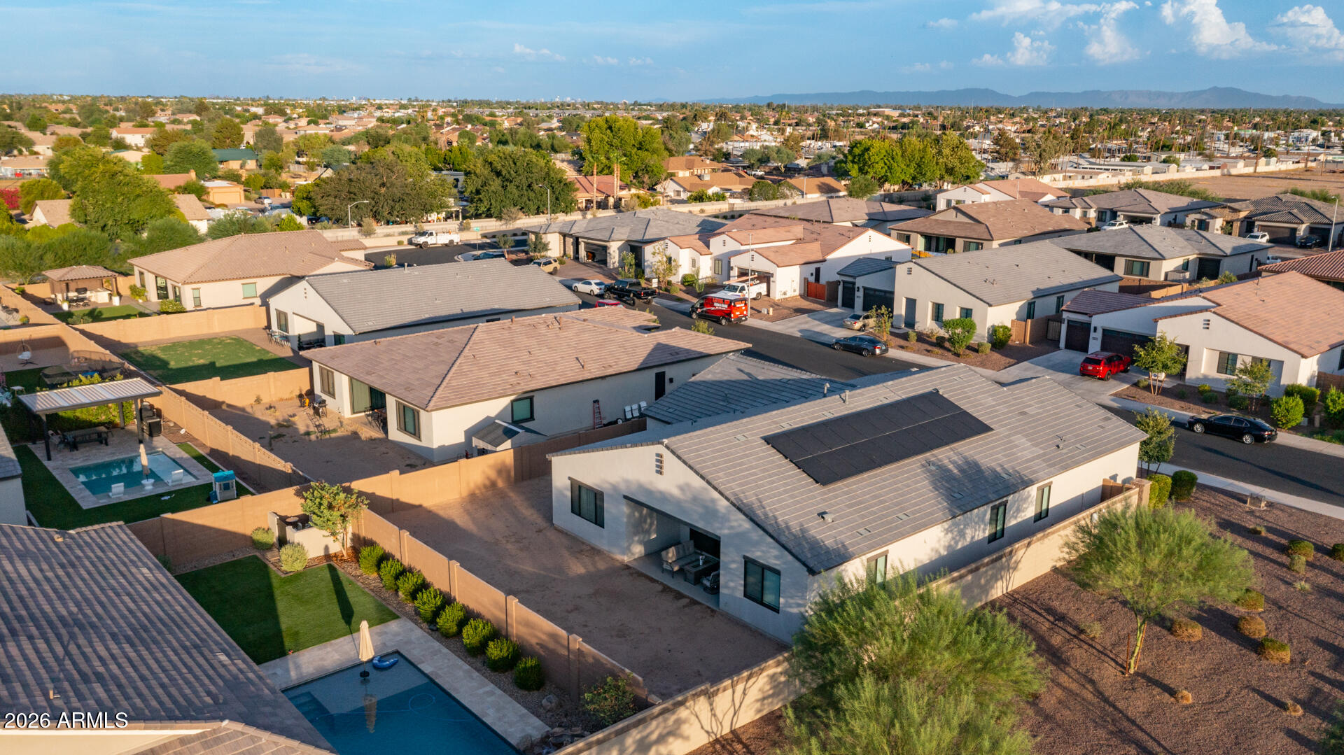 8022 W NORTHVIEW Avenue