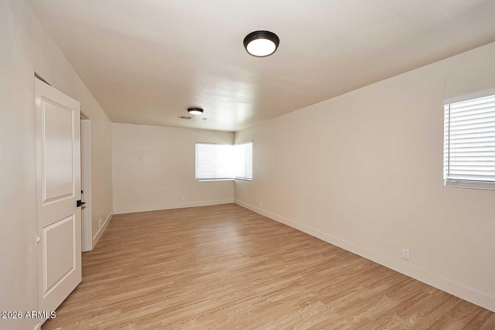 2002 W TURNEY Avenue