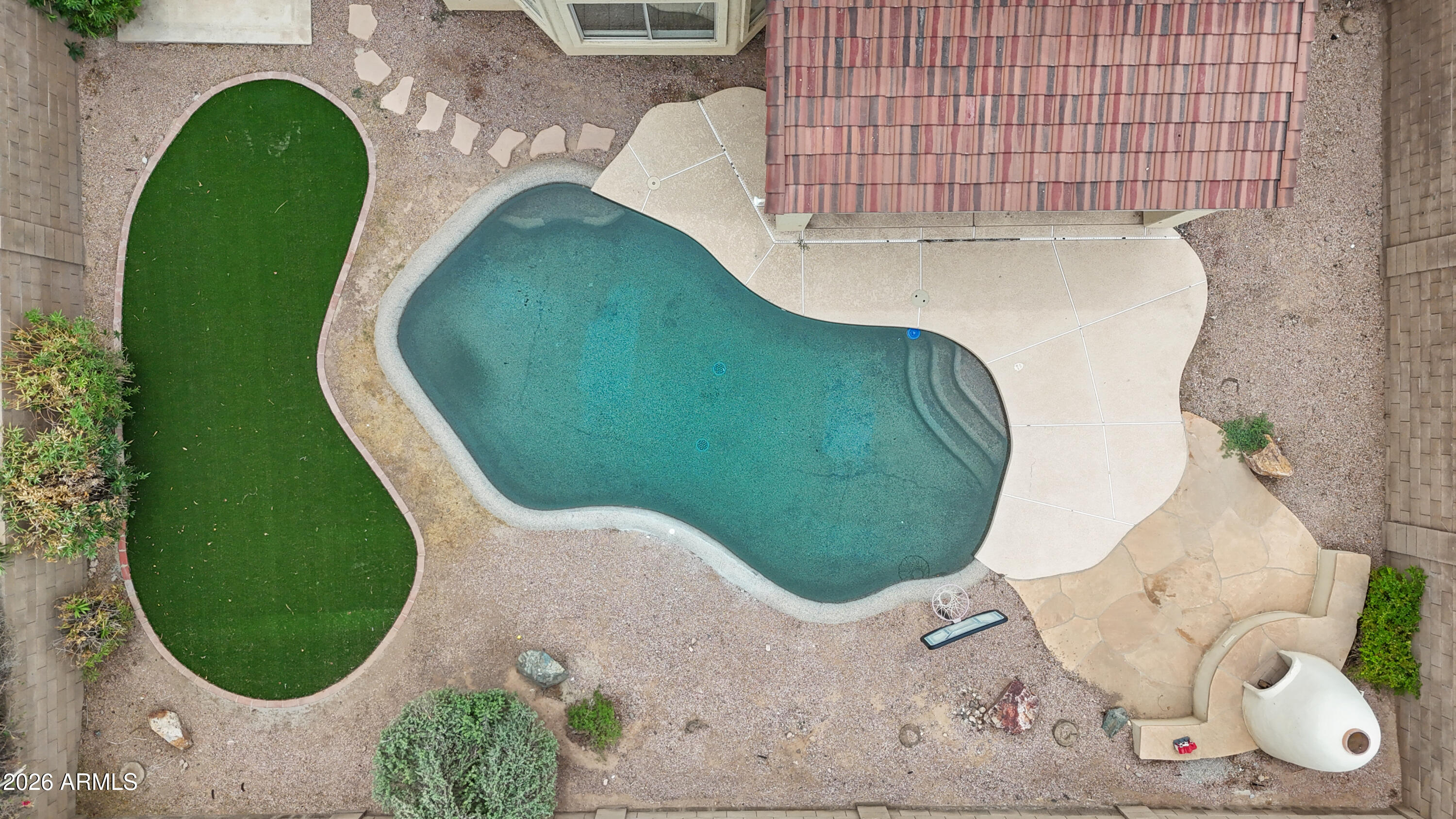 7456 W POTTER Drive