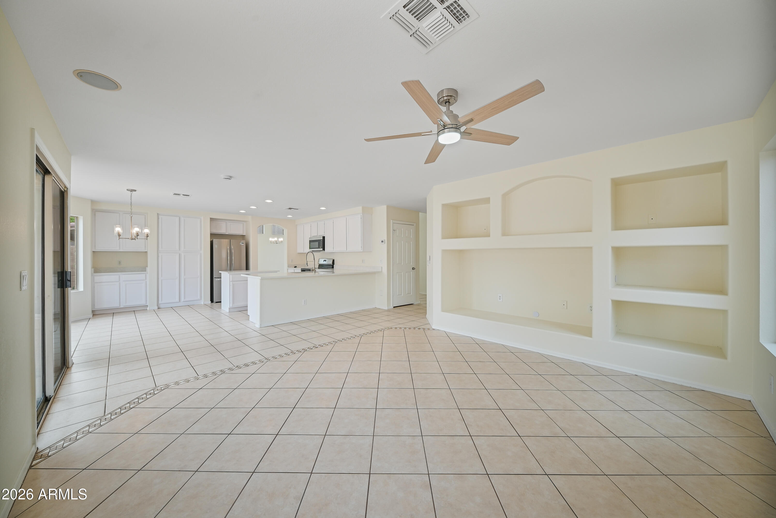 7456 W POTTER Drive