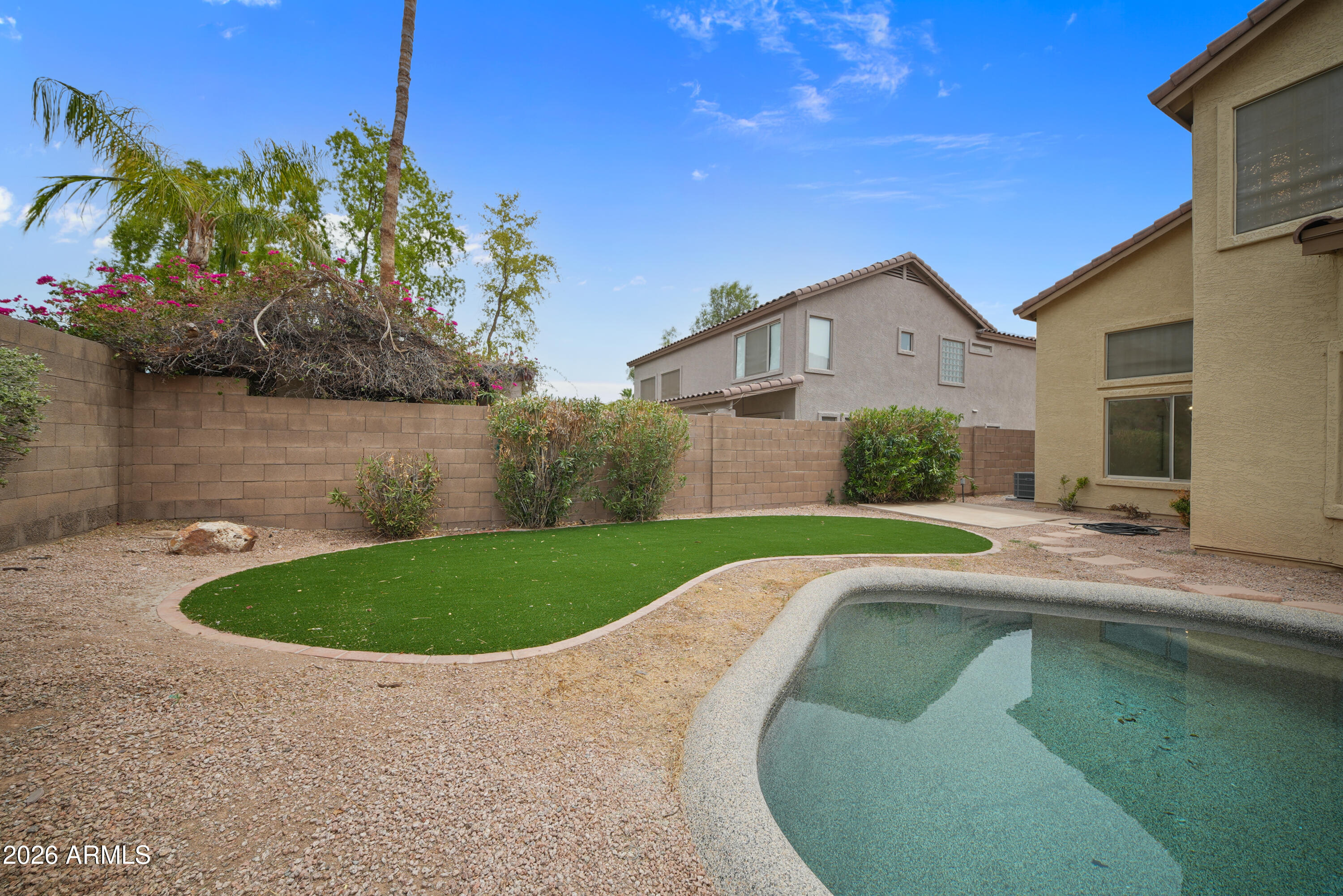 7456 W POTTER Drive