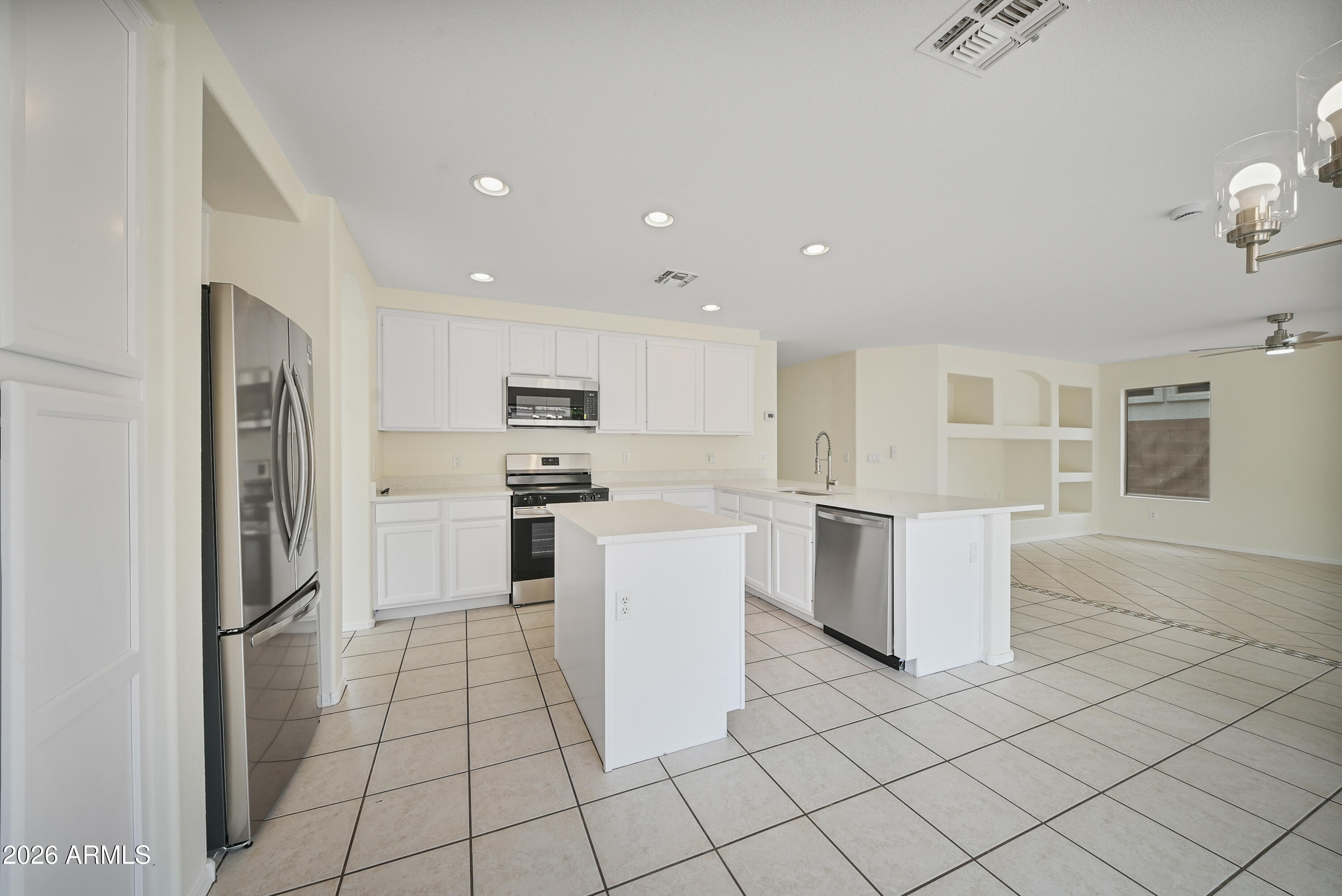 7456 W POTTER Drive