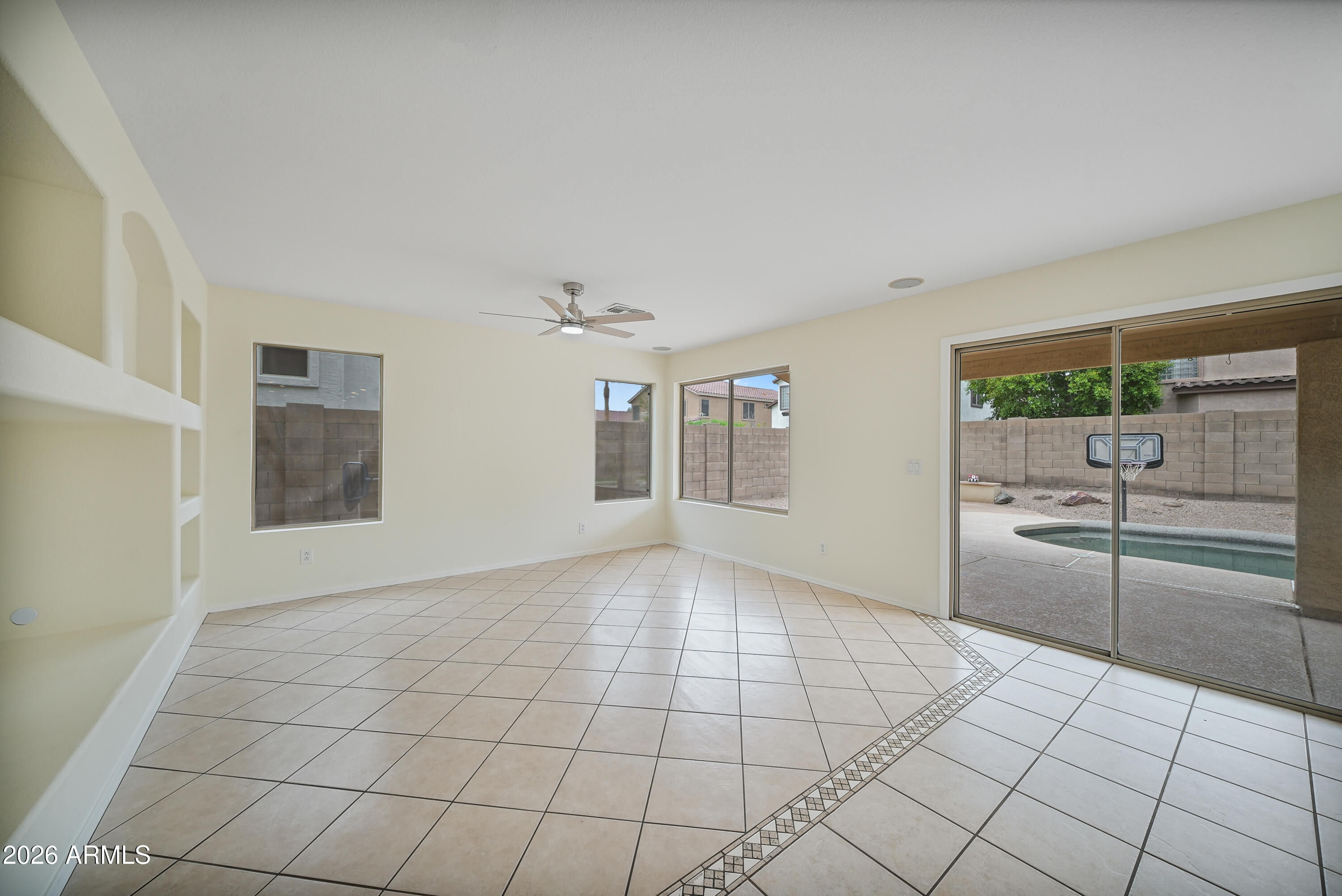 7456 W POTTER Drive