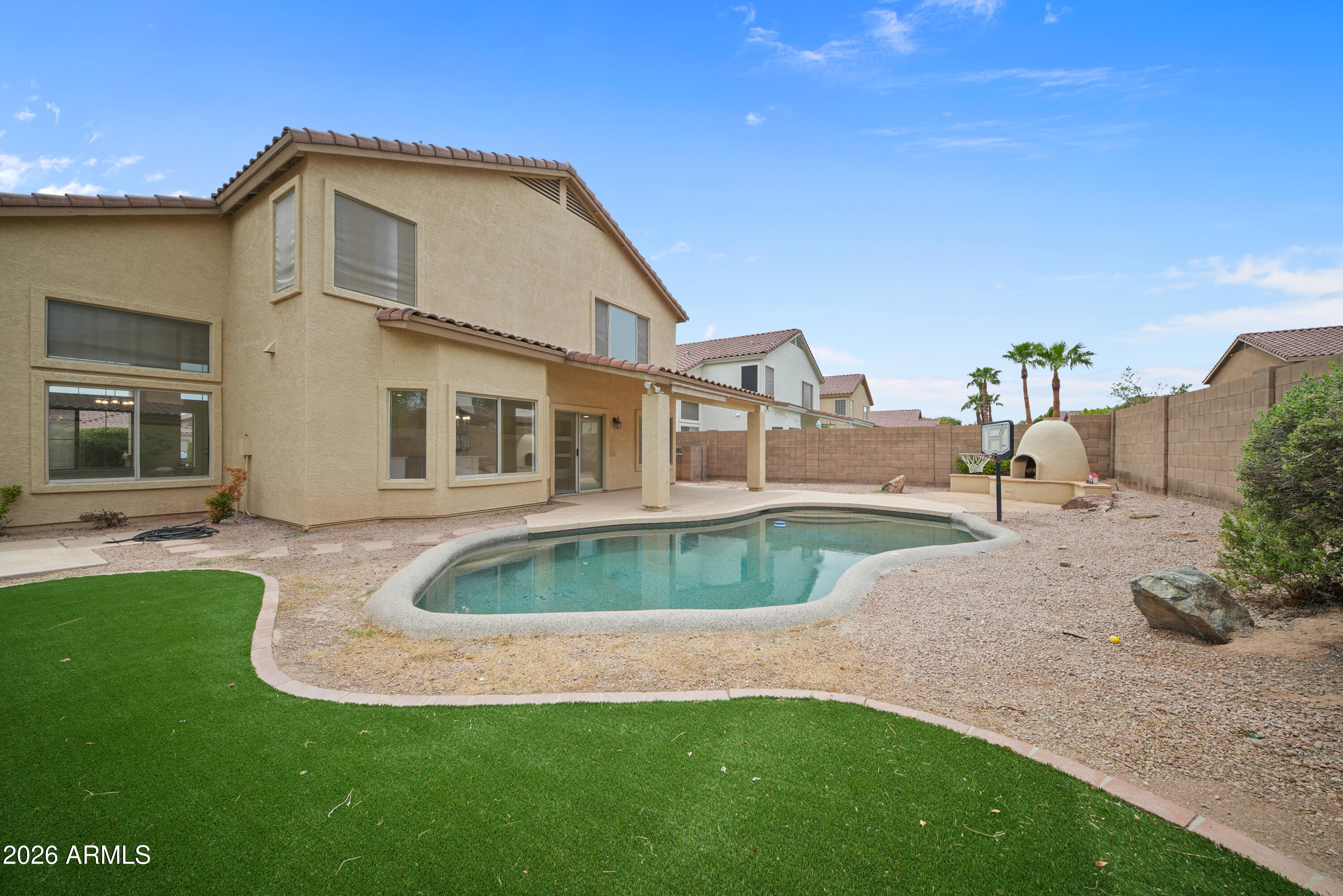 7456 W POTTER Drive