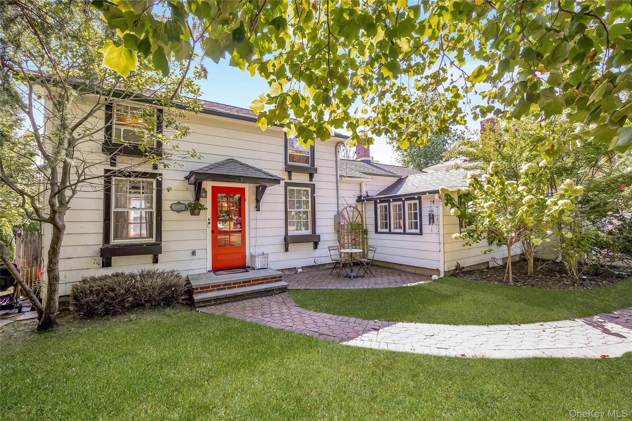 16 Rider Avenue
