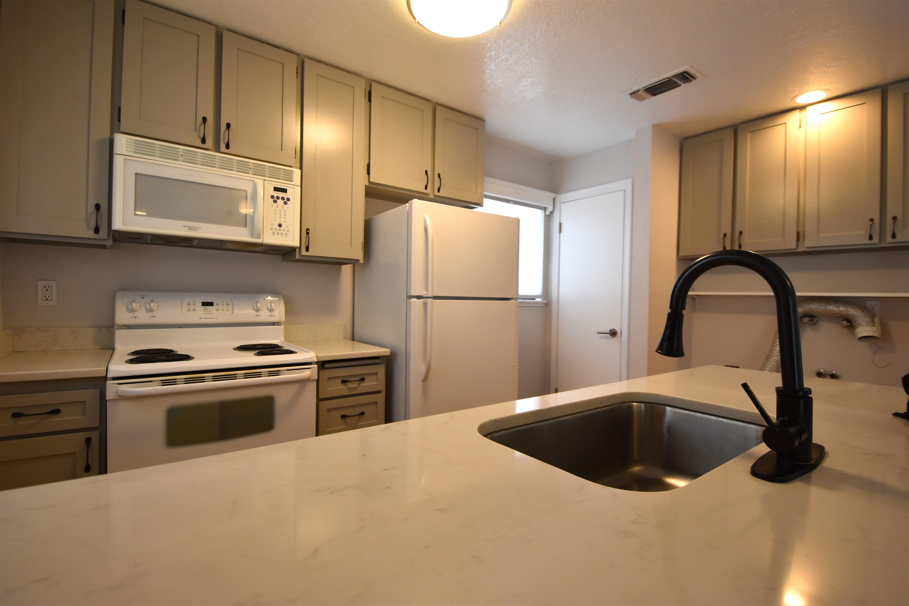 801 Sierra Vista Way #16