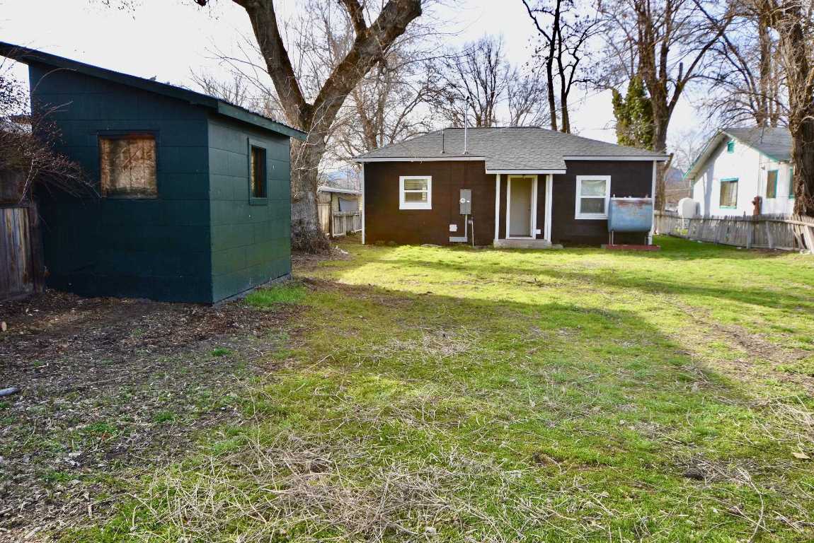 261 N 14th St