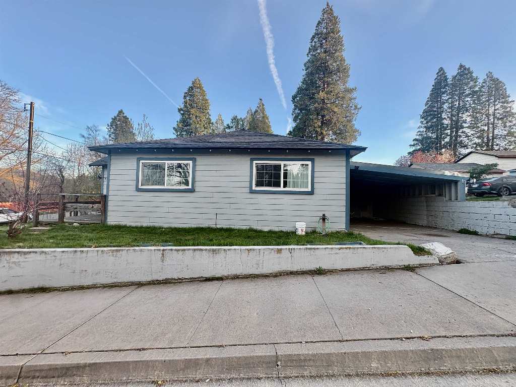 216 College ave